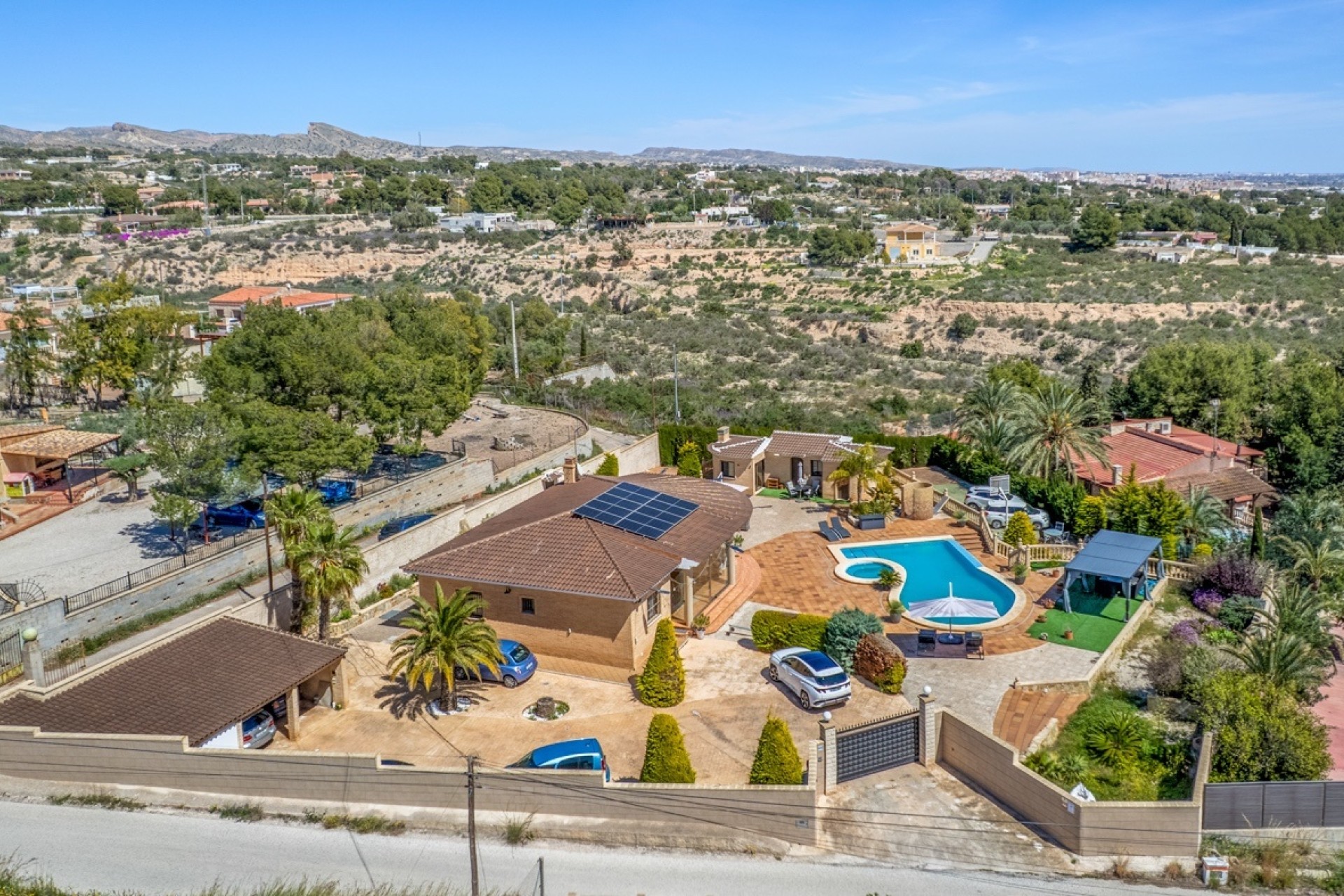 Herverkoop - Finca Landelijk pand -
Crevillente