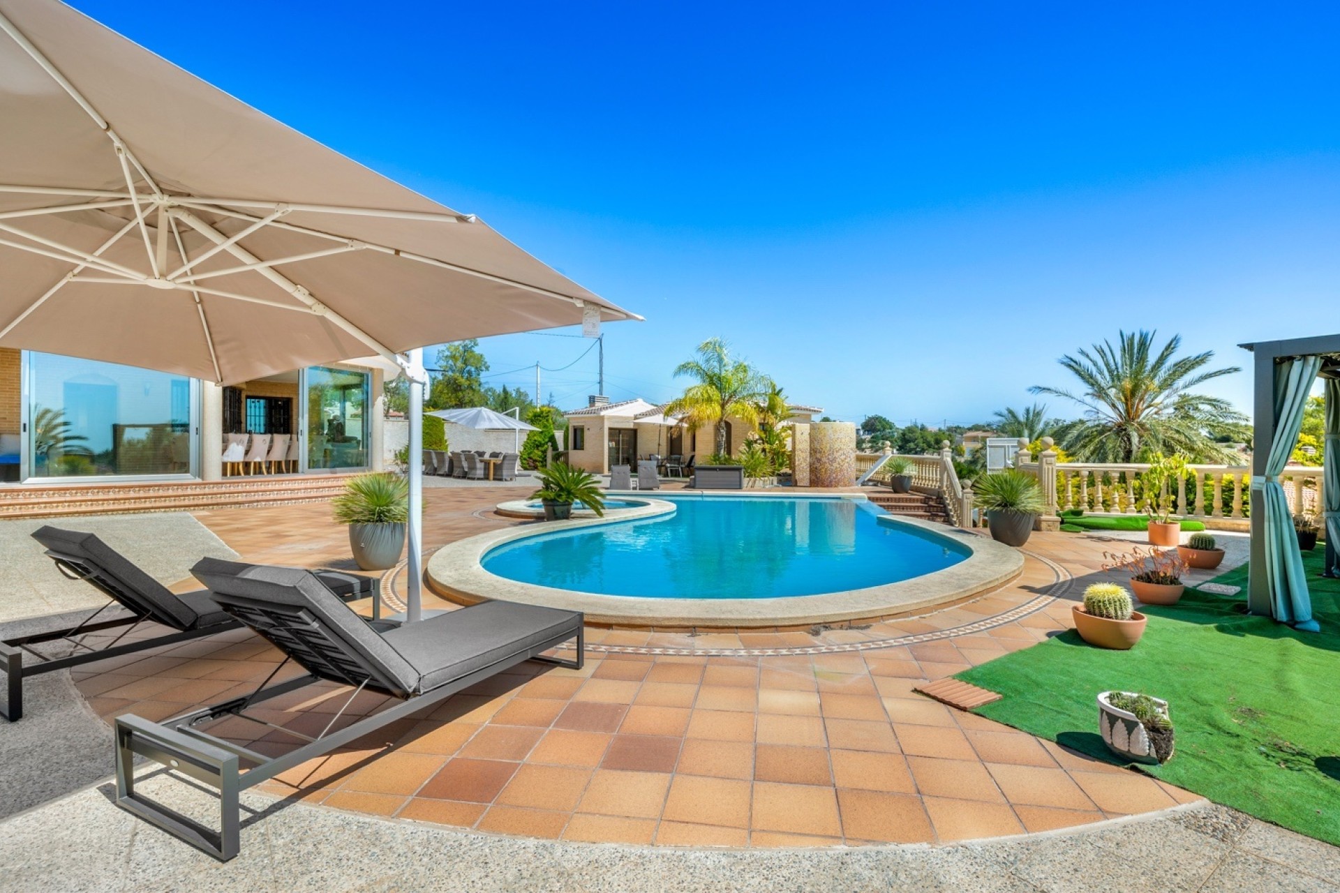 Herverkoop - Finca Landelijk pand -
Crevillente