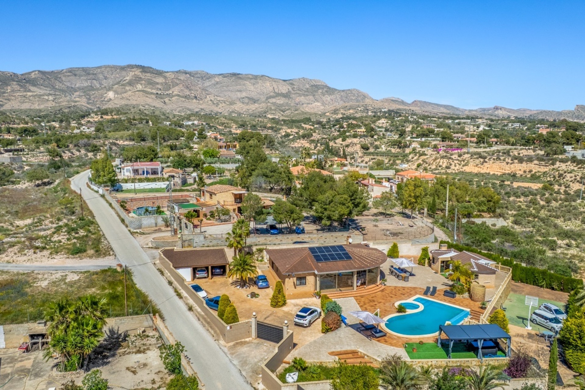 Herverkoop - Finca Landelijk pand -
Crevillente