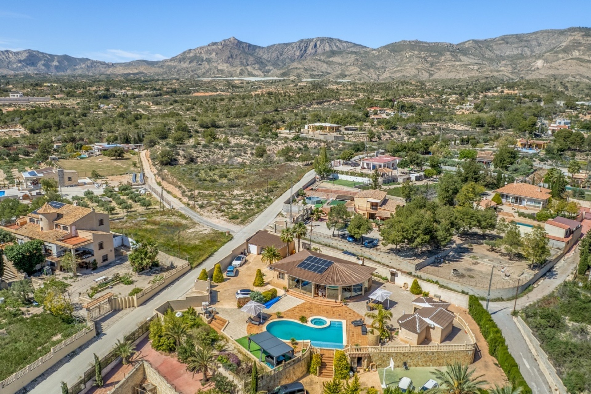 Herverkoop - Finca Landelijk pand -
Crevillente