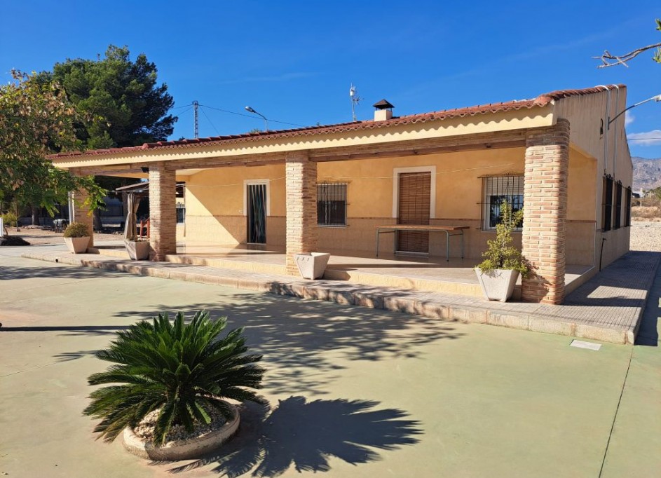 Herverkoop - Finca Landelijk pand -
Crevillente