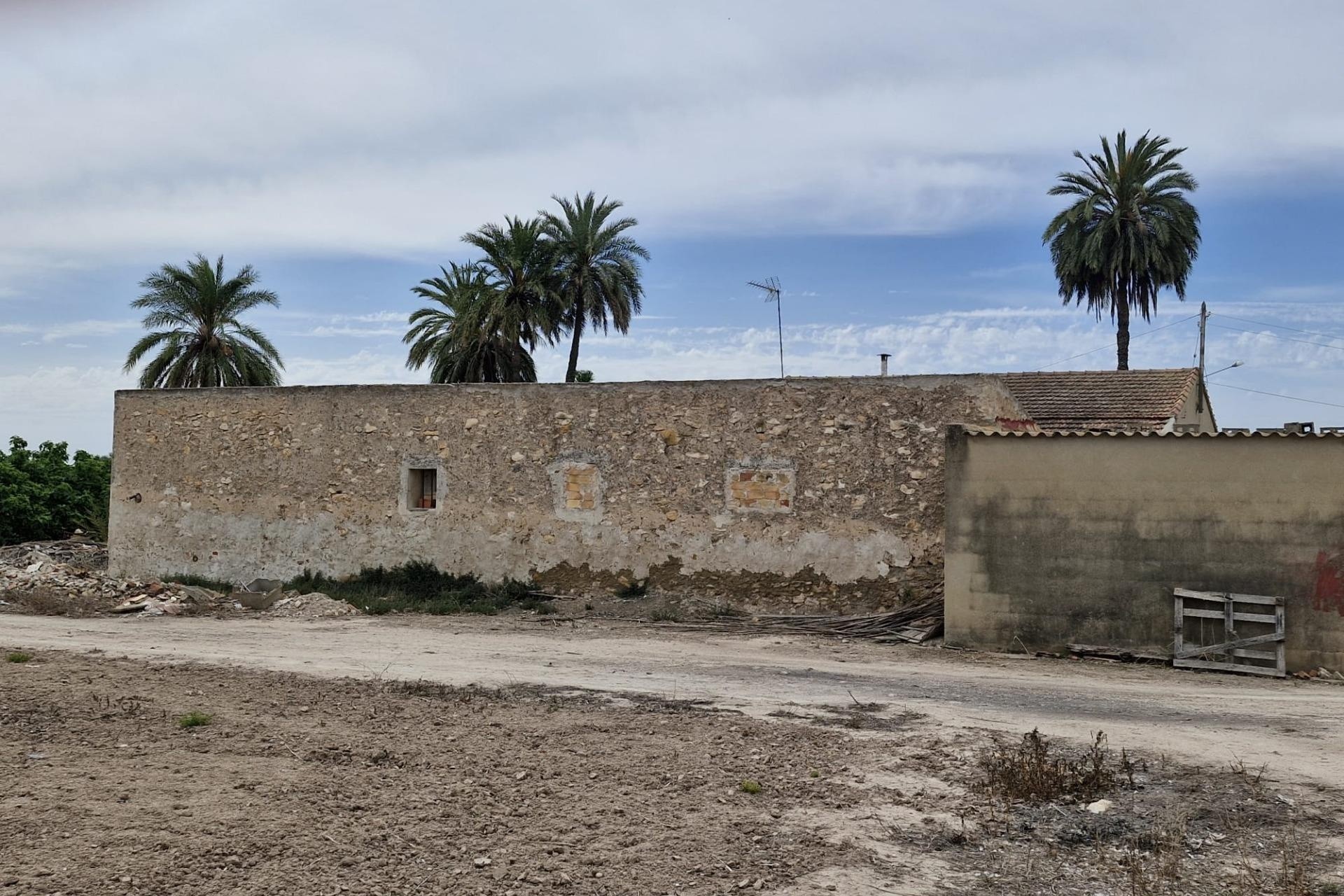 Herverkoop - Finca Landelijk pand -
Elche