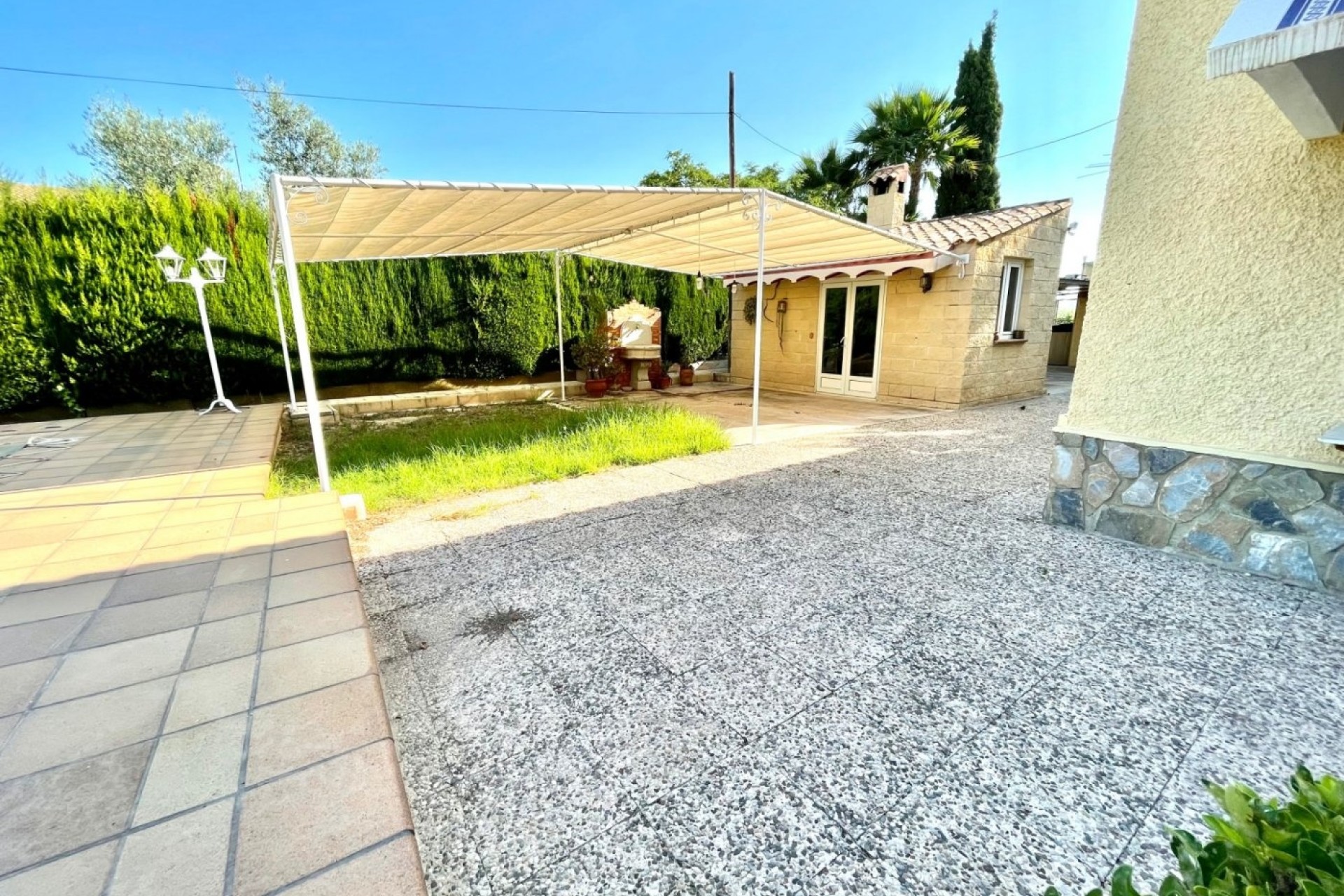 Herverkoop - Finca Landelijk pand -
Elche