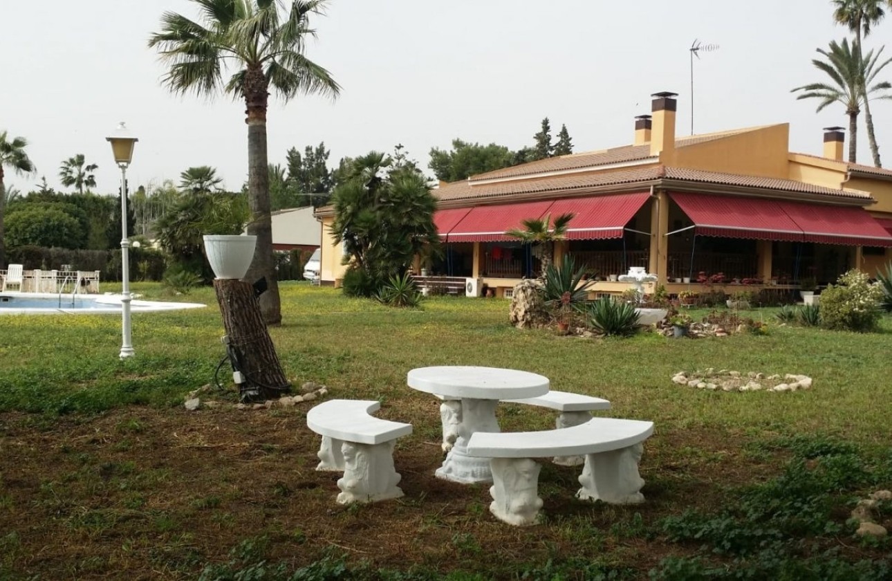 Herverkoop - Finca Landelijk pand -
Elche