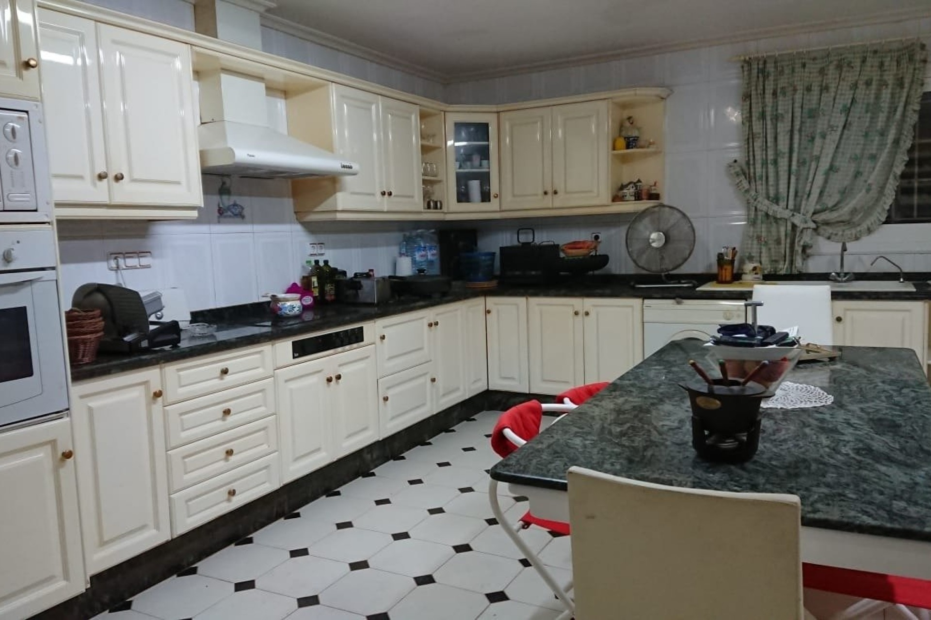 Herverkoop - Finca Landelijk pand -
Elche