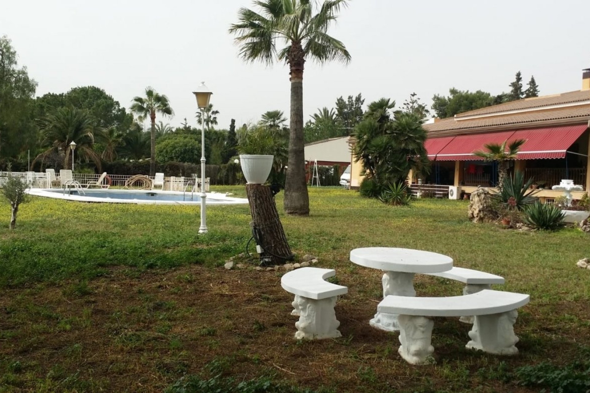 Herverkoop - Finca Landelijk pand -
Elche