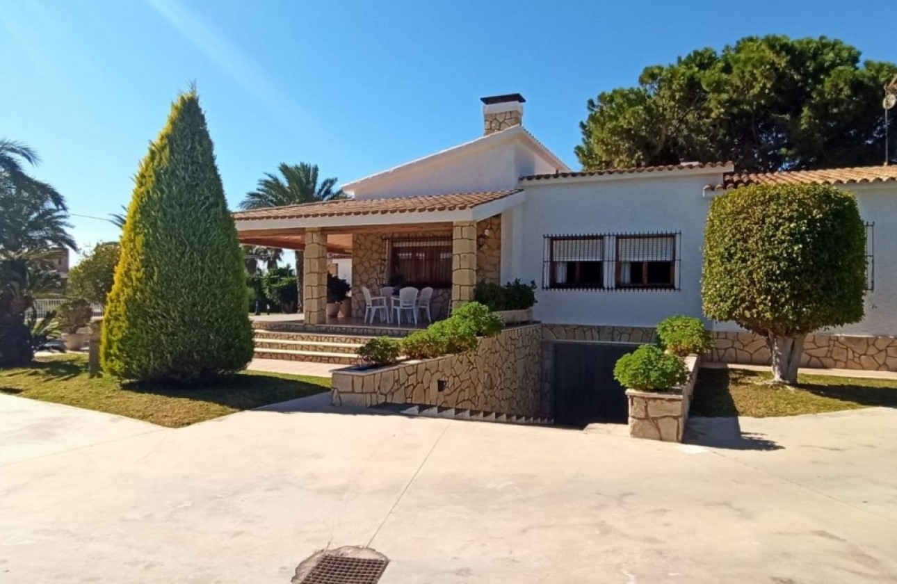 Herverkoop - Finca Landelijk pand -
Elche