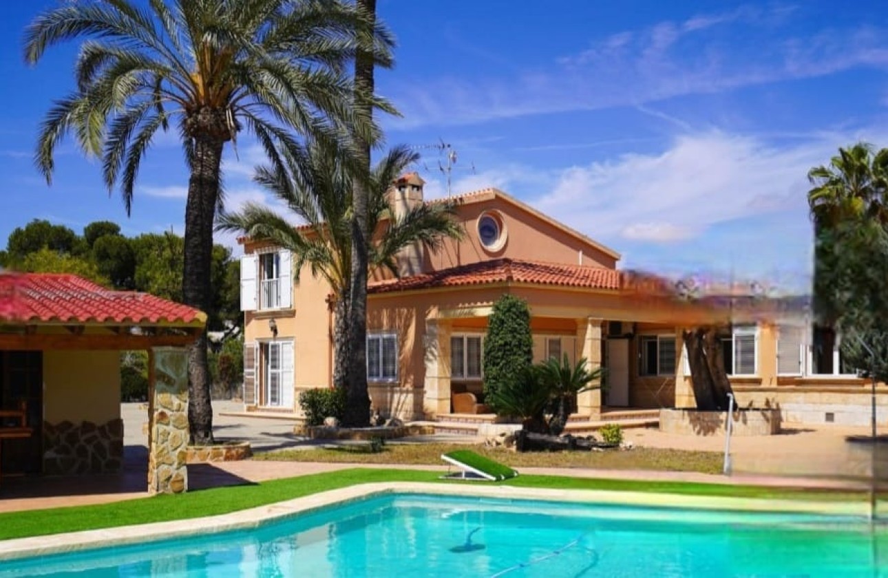 Herverkoop - Finca Landelijk pand -
Elche