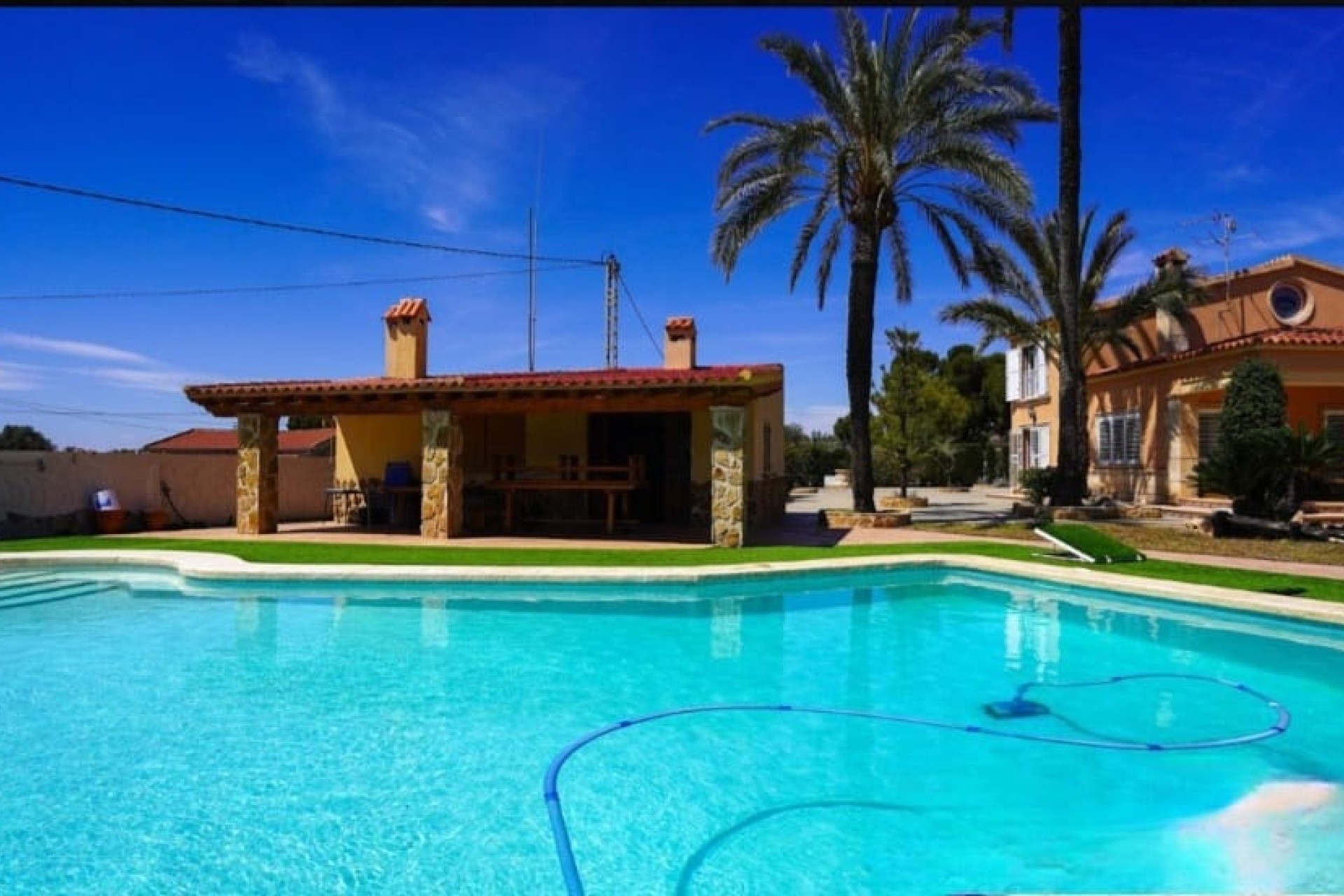 Herverkoop - Finca Landelijk pand -
Elche