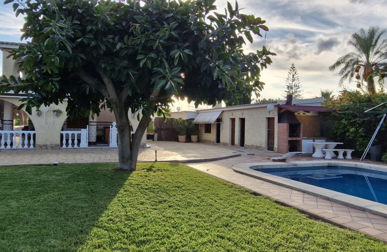 Herverkoop - Finca Landelijk pand -
Elche