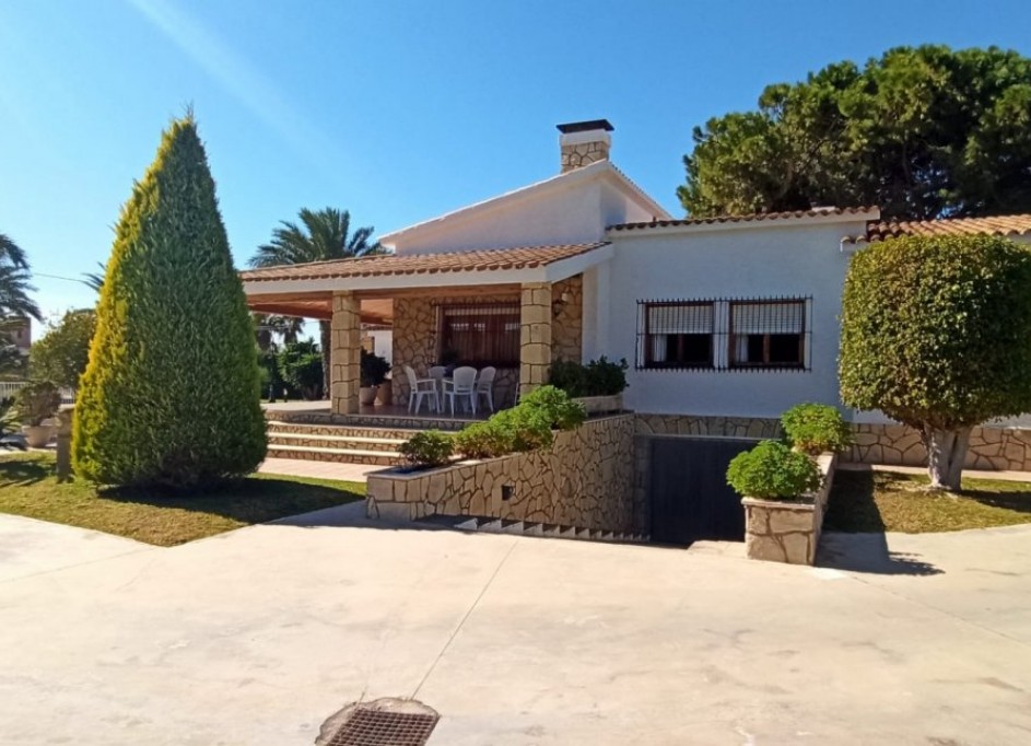 Herverkoop - Finca Landelijk pand -
Elche