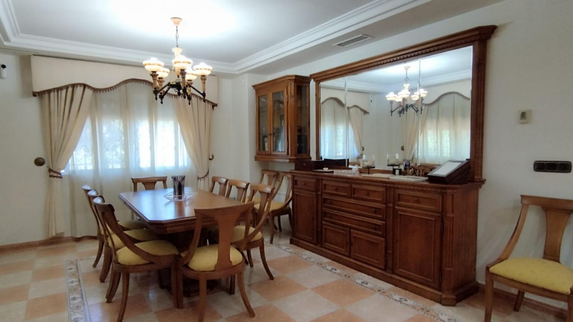 Herverkoop - Finca Landelijk pand -
Elche