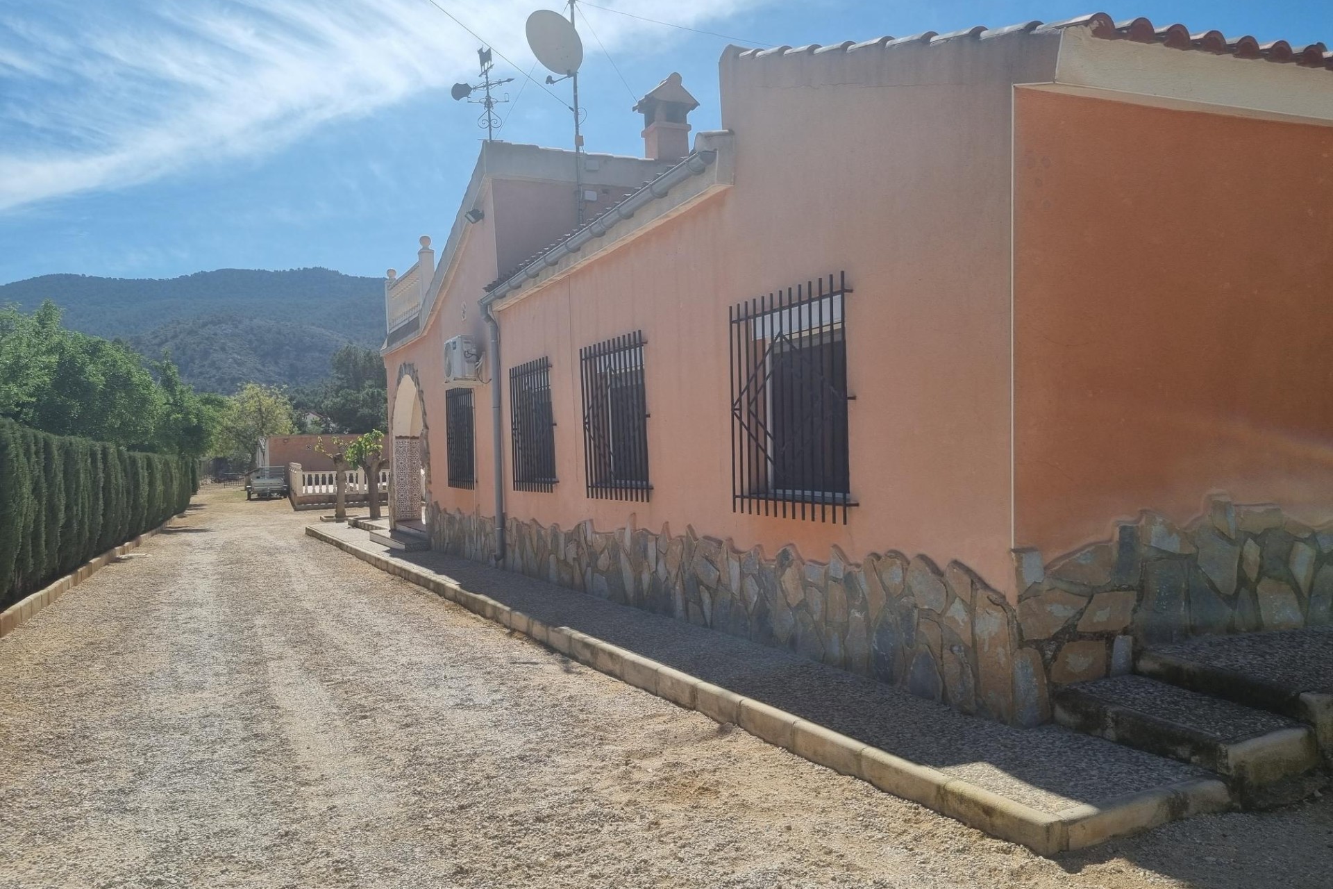 Herverkoop - Finca Landelijk pand -
Hondón de las Nieves