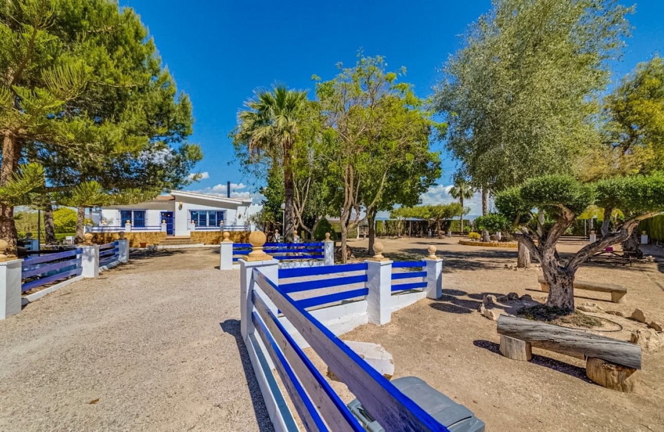 Herverkoop - Finca Landelijk pand -
Jacarilla