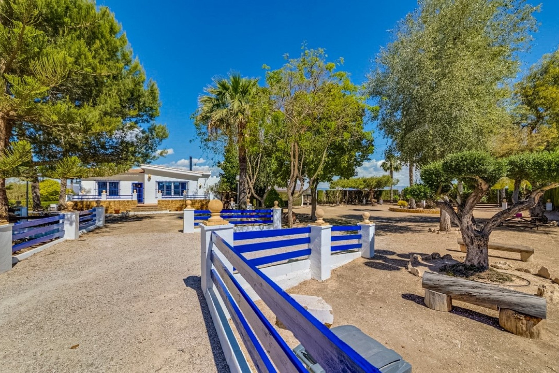 Herverkoop - Finca Landelijk pand -
Jacarilla