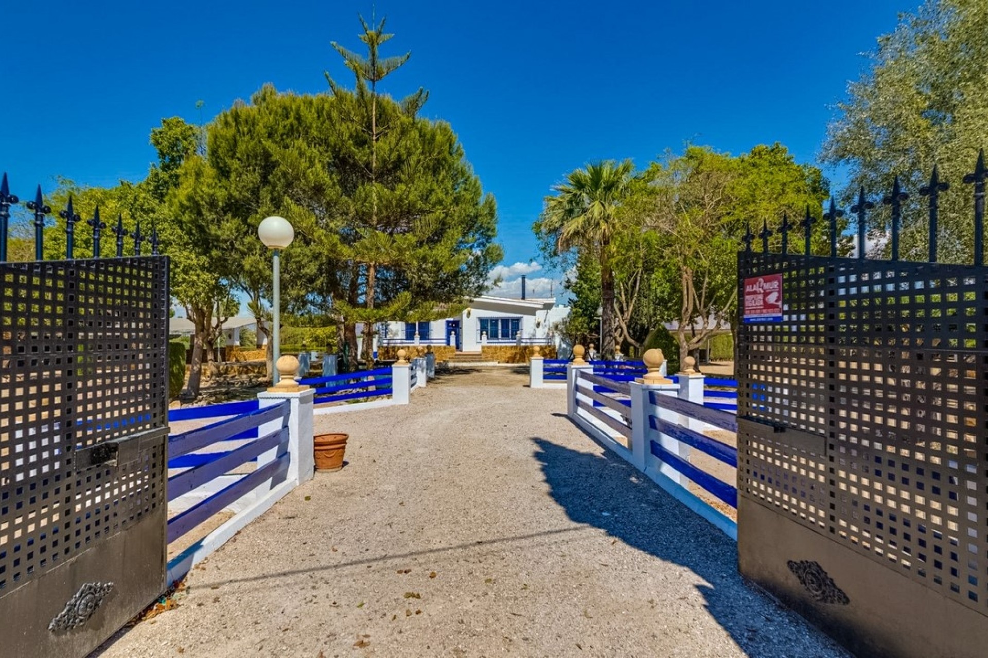 Herverkoop - Finca Landelijk pand -
Jacarilla