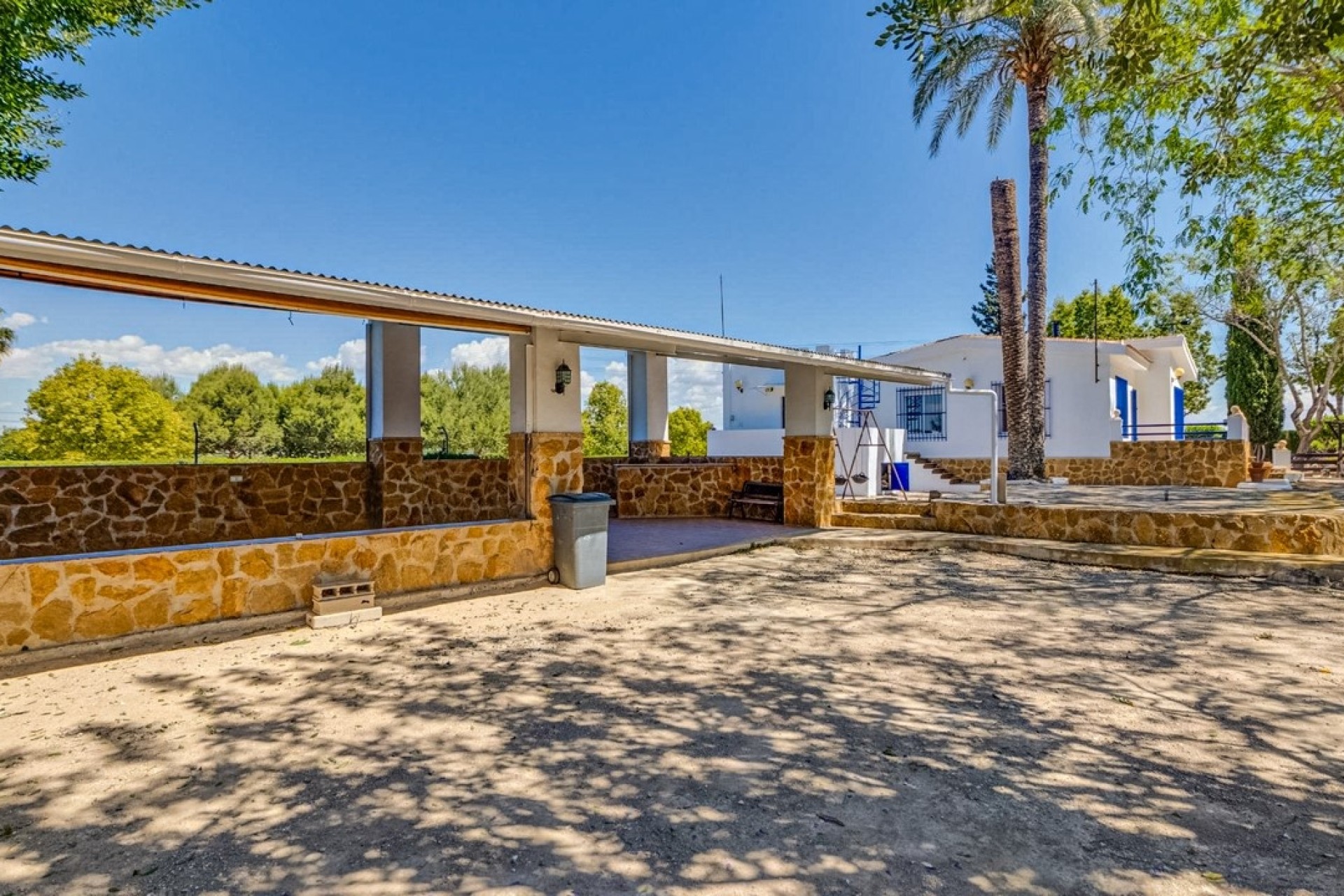 Herverkoop - Finca Landelijk pand -
Jacarilla