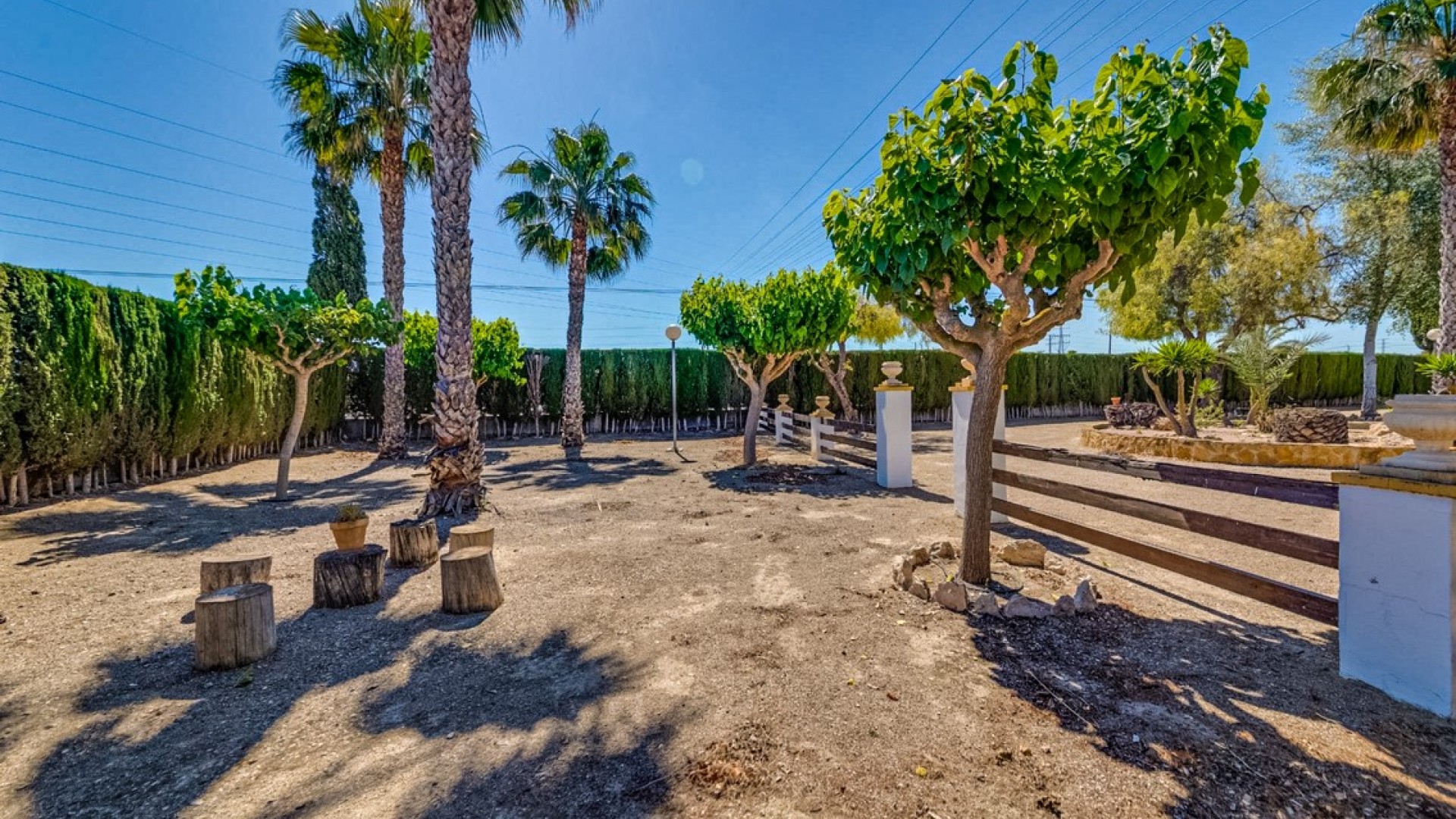Herverkoop - Finca Landelijk pand -
Jacarilla