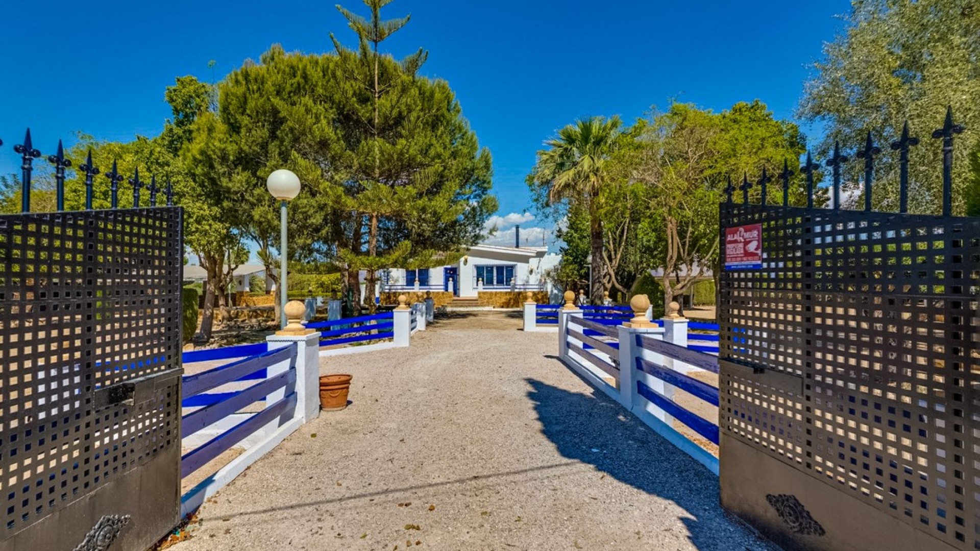 Herverkoop - Finca Landelijk pand -
Jacarilla