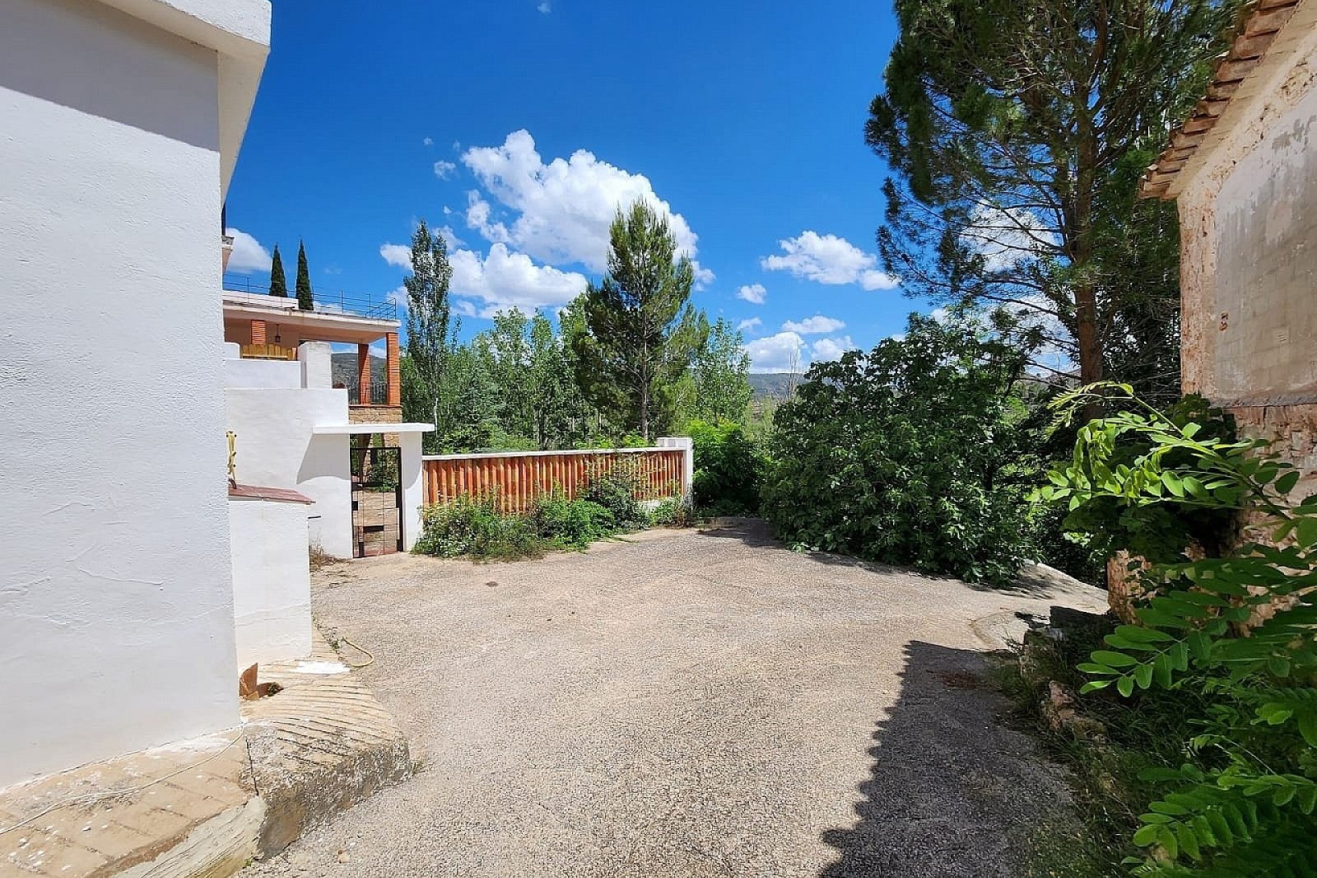 Herverkoop - Finca Landelijk pand -
Jalance