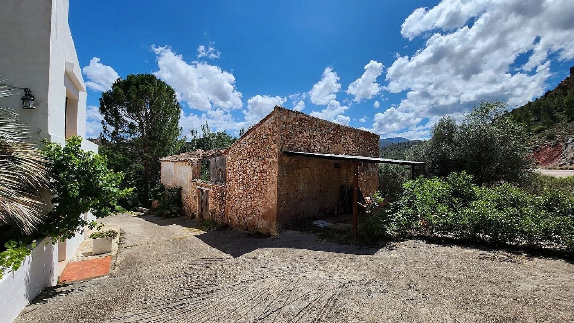 Herverkoop - Finca Landelijk pand -
Jalance