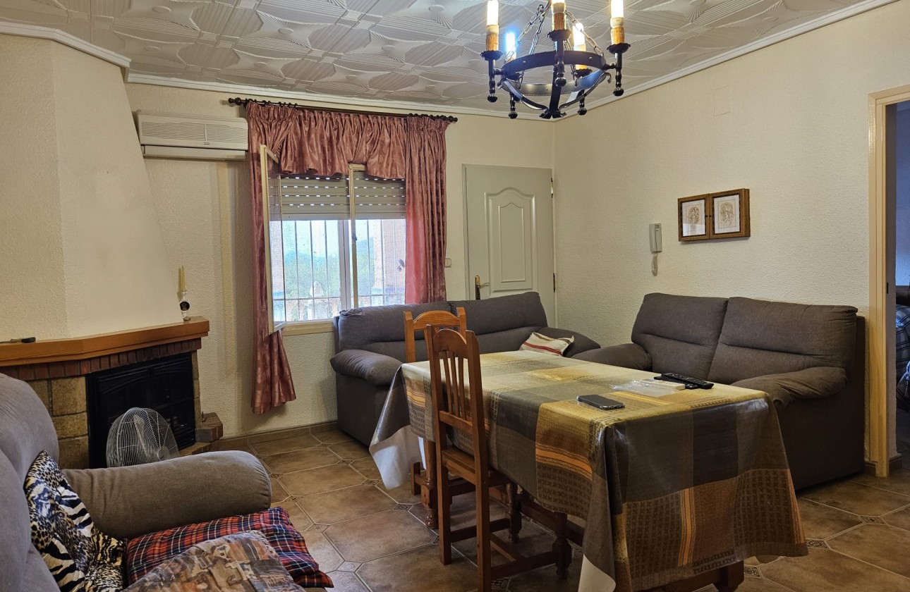 Herverkoop - Finca Landelijk pand -
La Romana