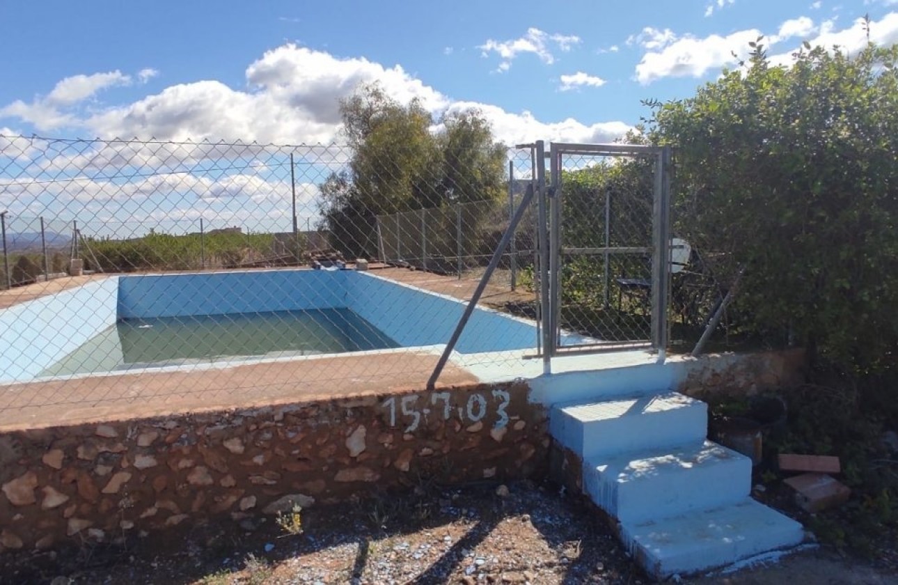 Herverkoop - Finca Landelijk pand -
La Romana