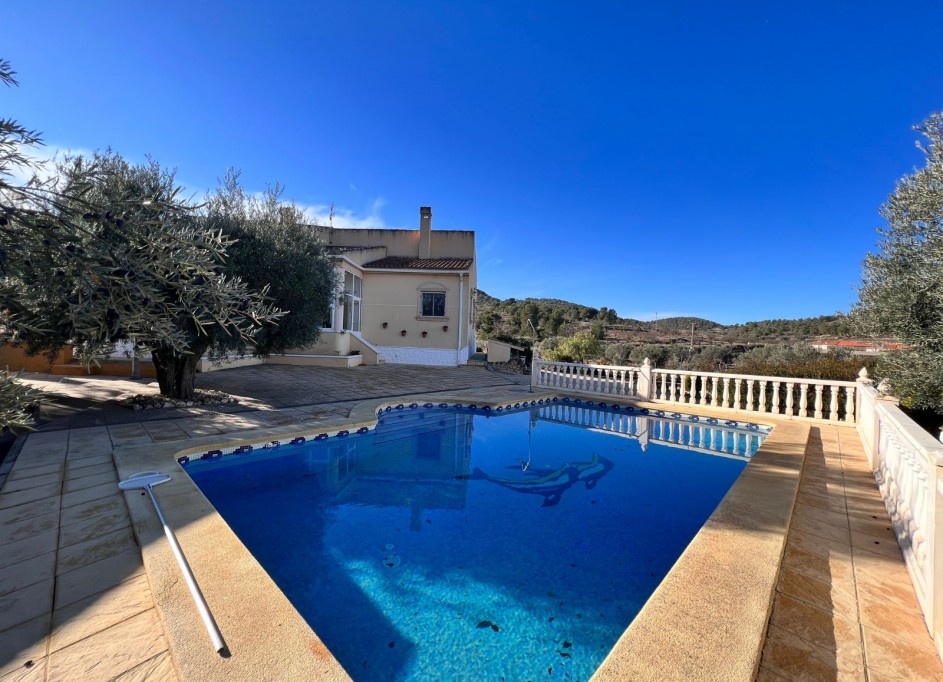 Herverkoop - Finca Landelijk pand -
La Zarza