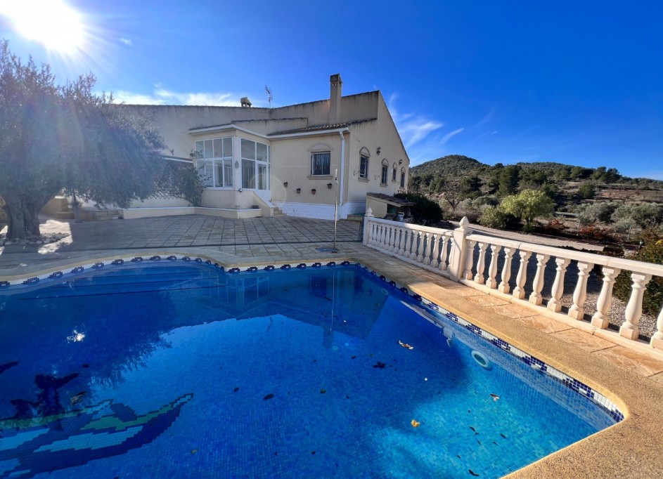 Herverkoop - Finca Landelijk pand -
La Zarza