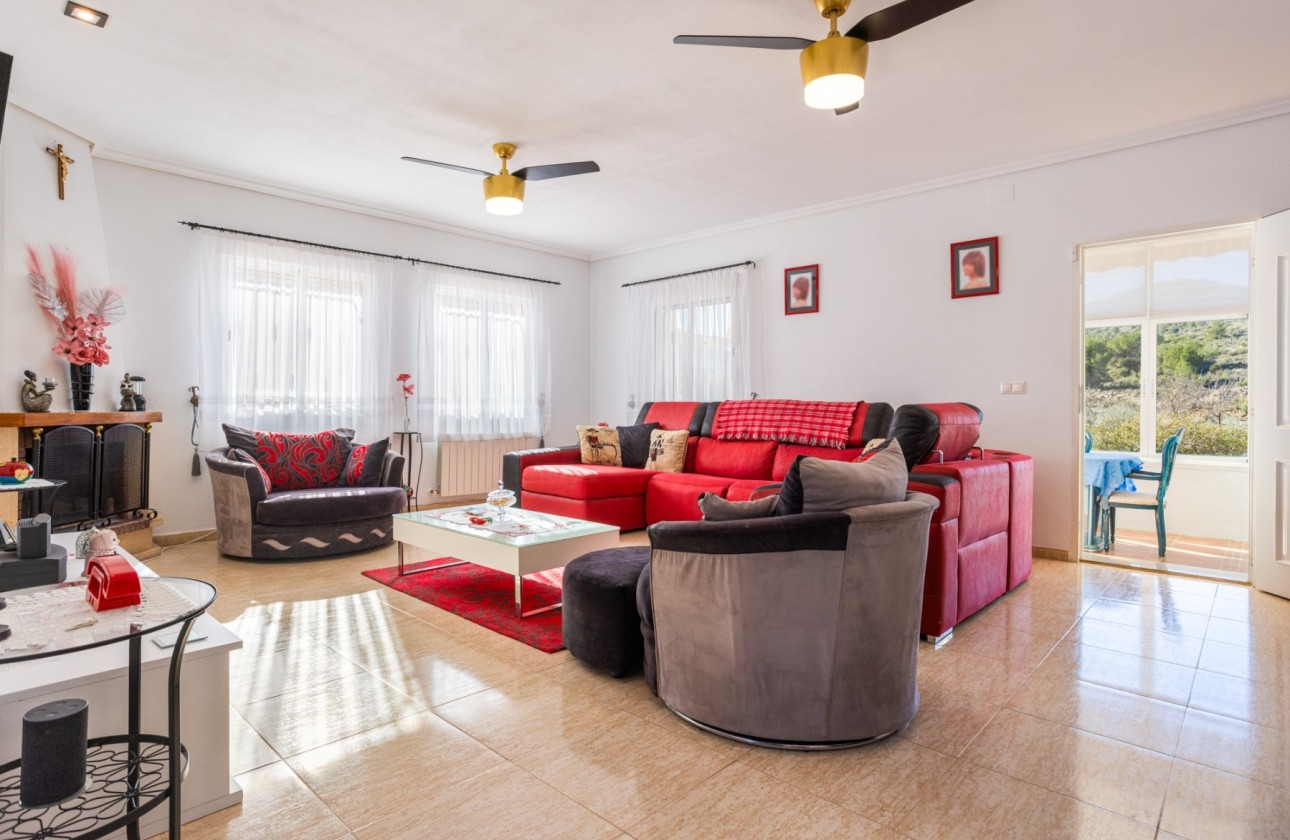 Herverkoop - Finca Landelijk pand -
La Zarza