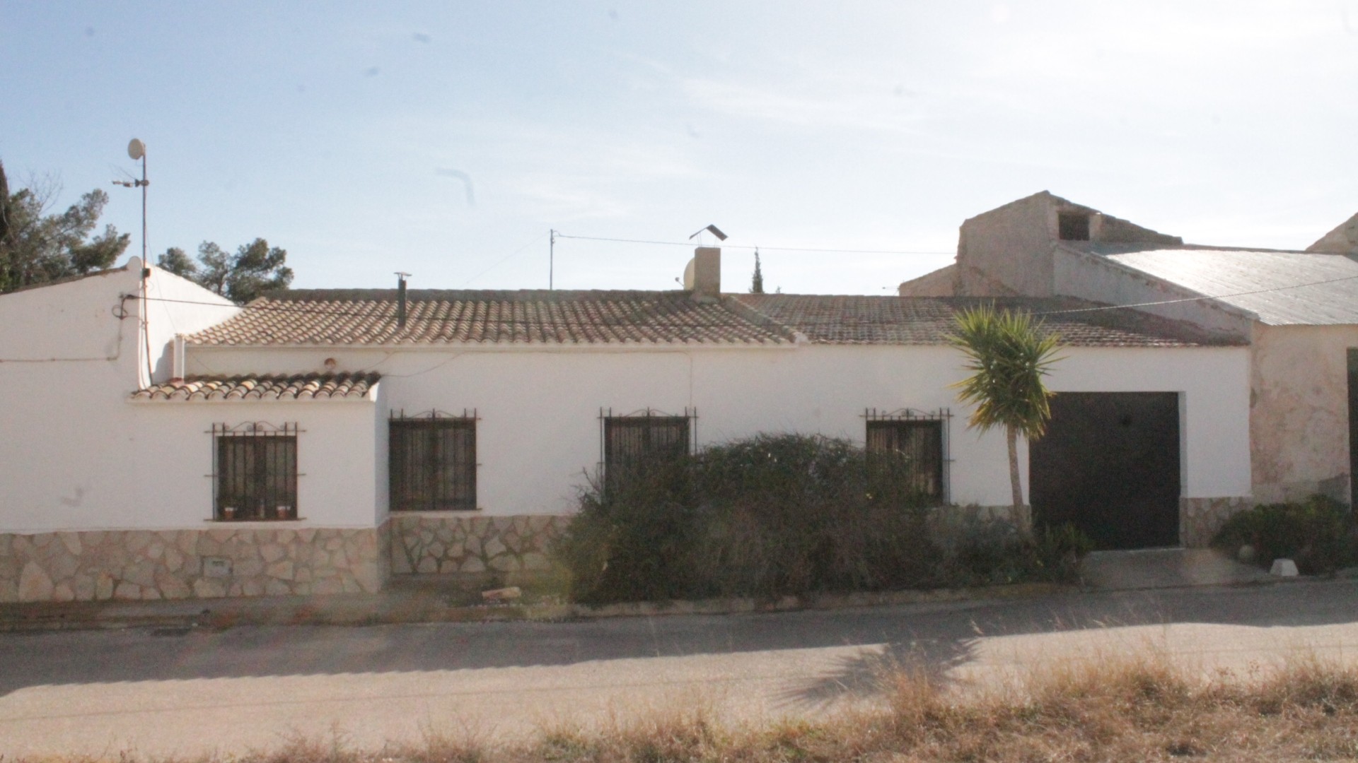 Herverkoop - Finca Landelijk pand -
Lel - Lel Alicante