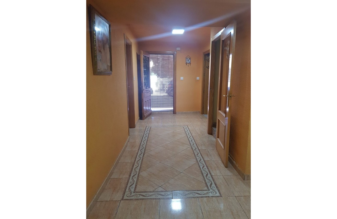 Herverkoop - Finca Landelijk pand -
Monóvar