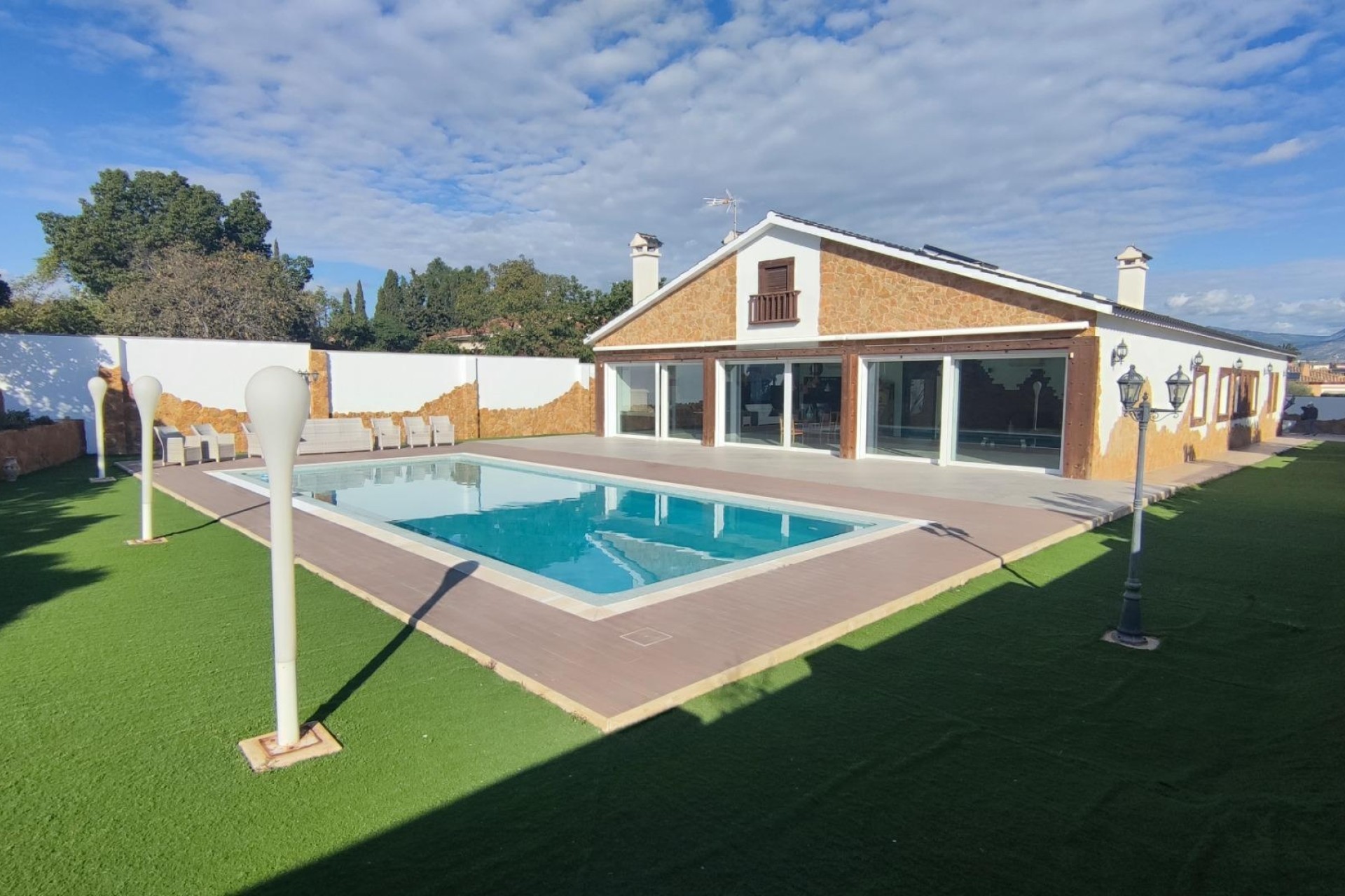 Herverkoop - Finca Landelijk pand -
Mutxamel - MUTXAMIEL