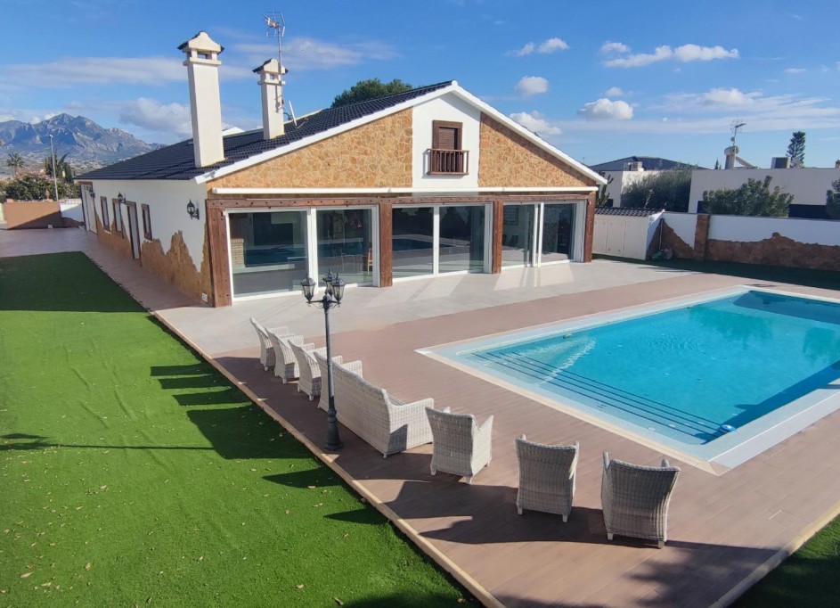 Herverkoop - Finca Landelijk pand -
Mutxamel - MUTXAMIEL