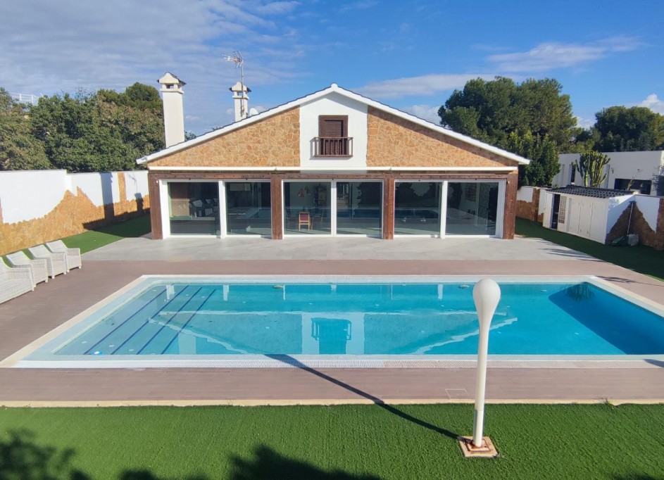 Herverkoop - Finca Landelijk pand -
Mutxamel - MUTXAMIEL