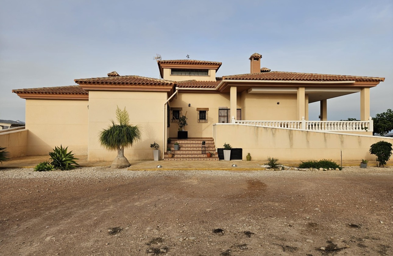 Herverkoop - Finca Landelijk pand -
Novelda