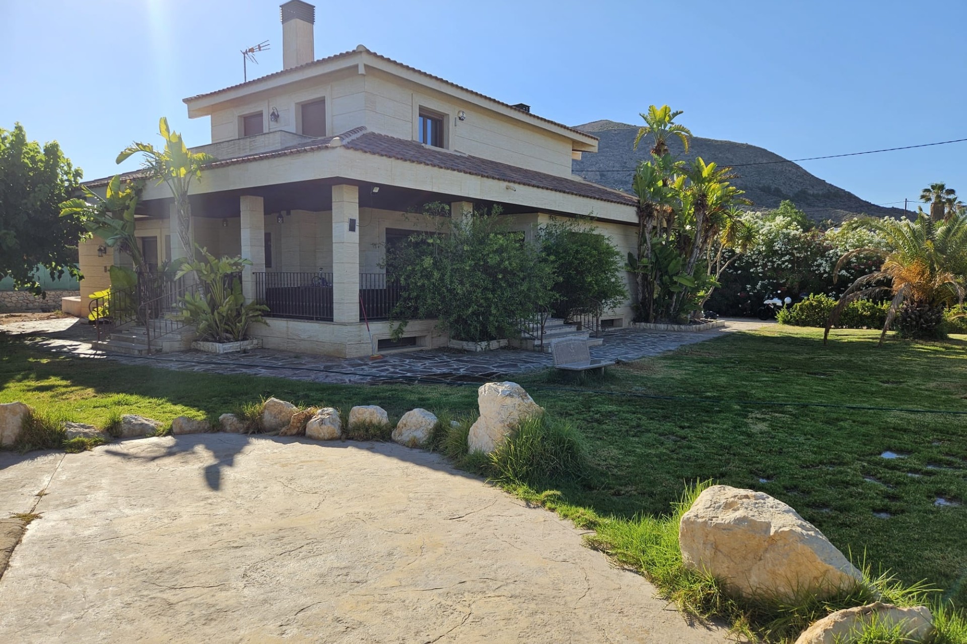 Herverkoop - Finca Landelijk pand -
Novelda