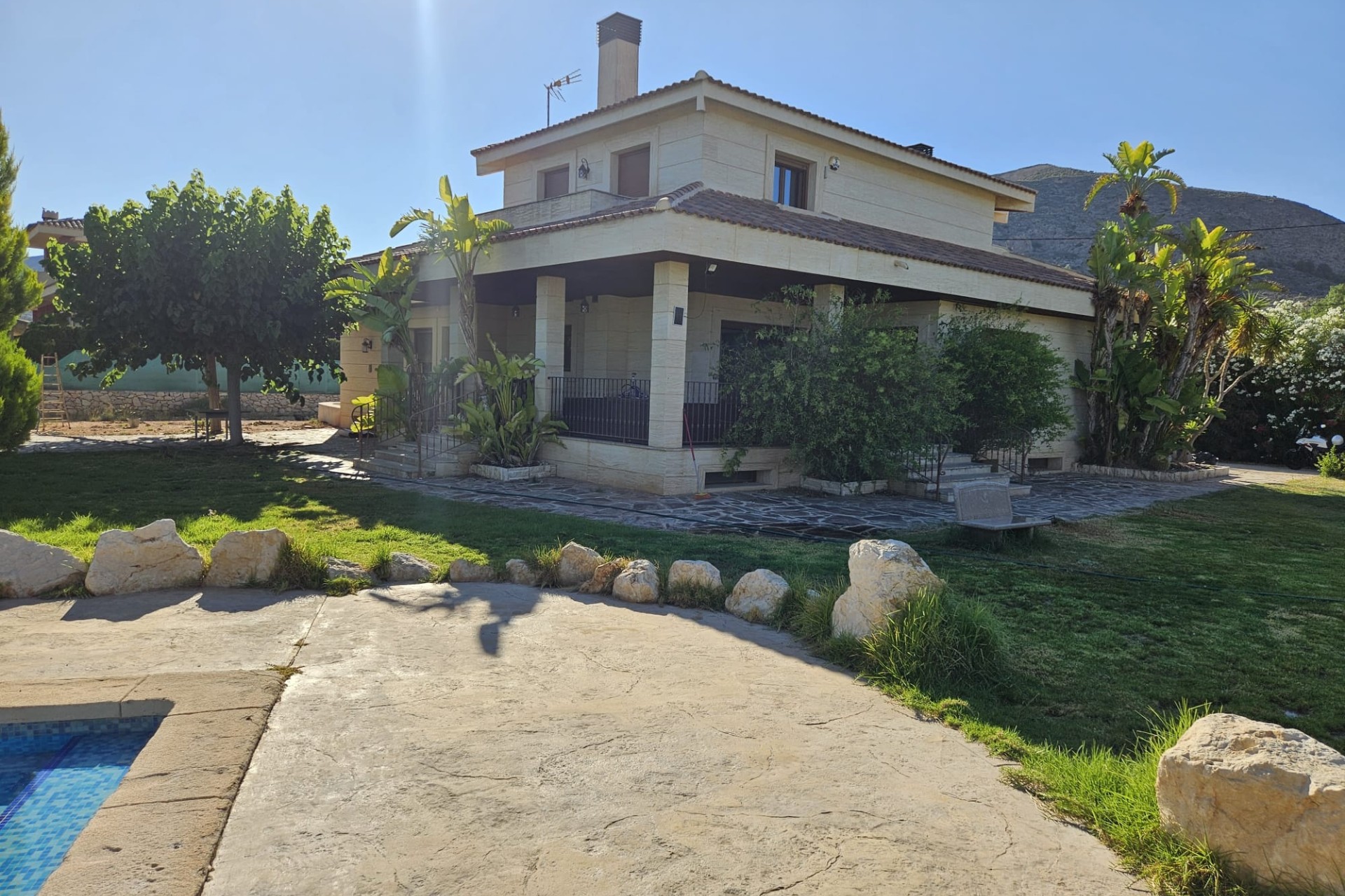 Herverkoop - Finca Landelijk pand -
Novelda