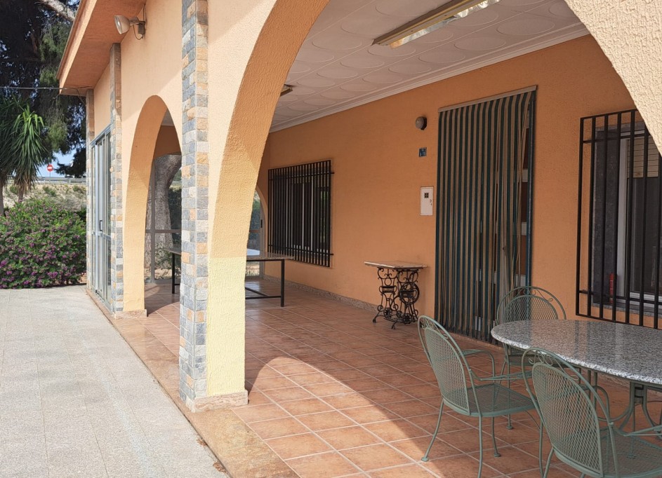 Herverkoop - Finca Landelijk pand -
Novelda