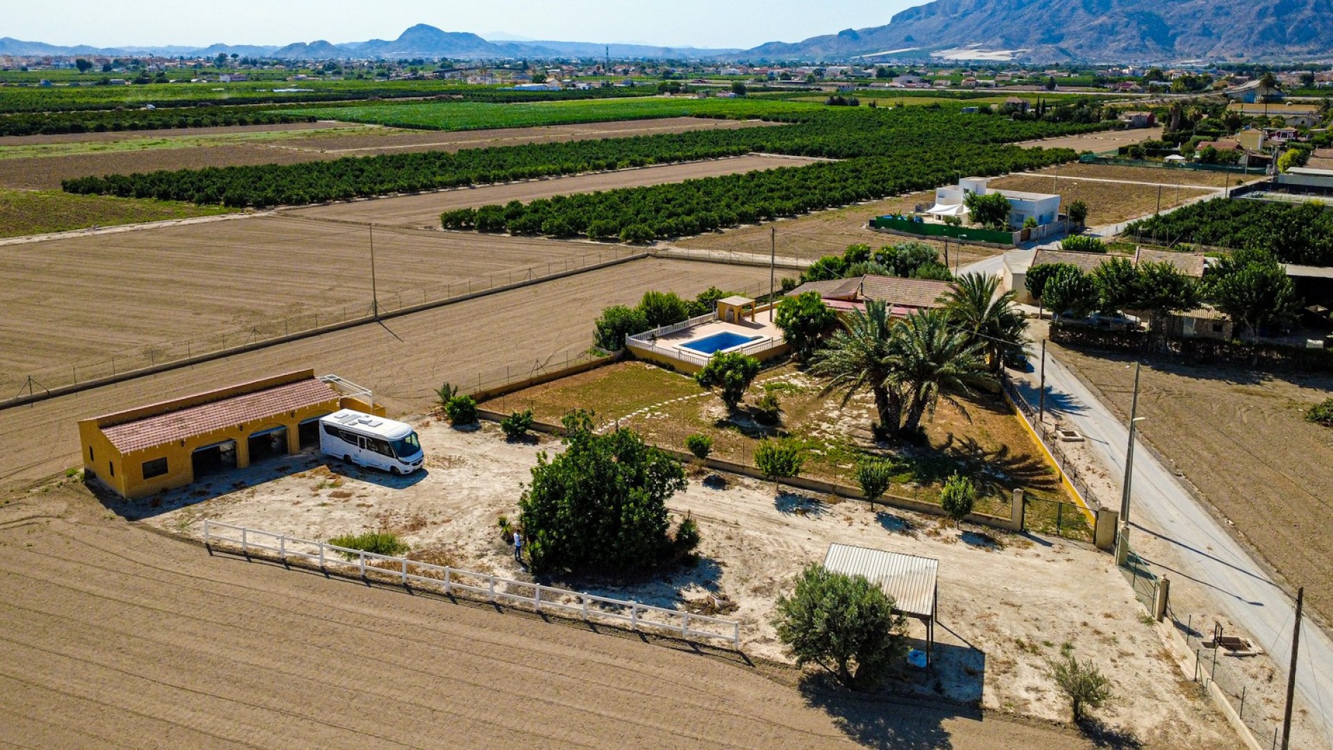 Herverkoop - Finca Landelijk pand -
Orihuela
