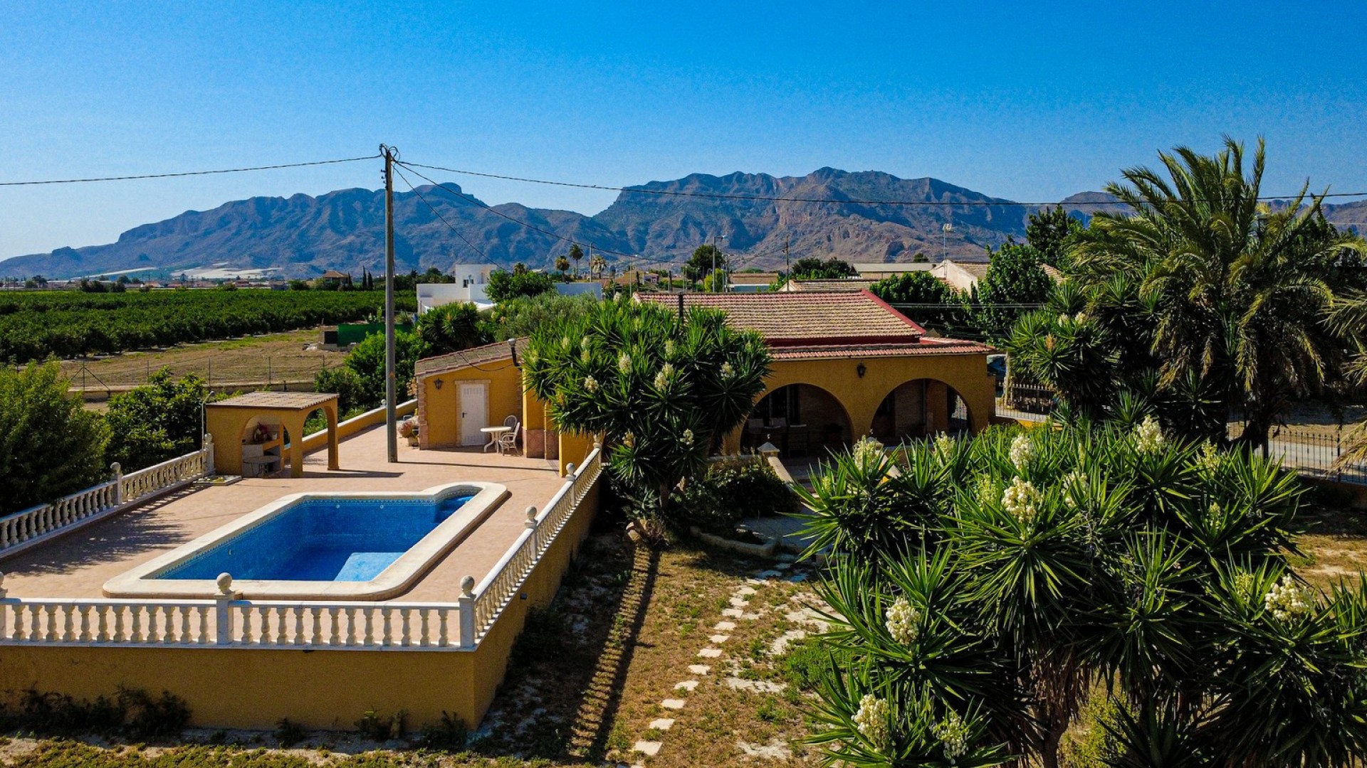 Herverkoop - Finca Landelijk pand -
Orihuela