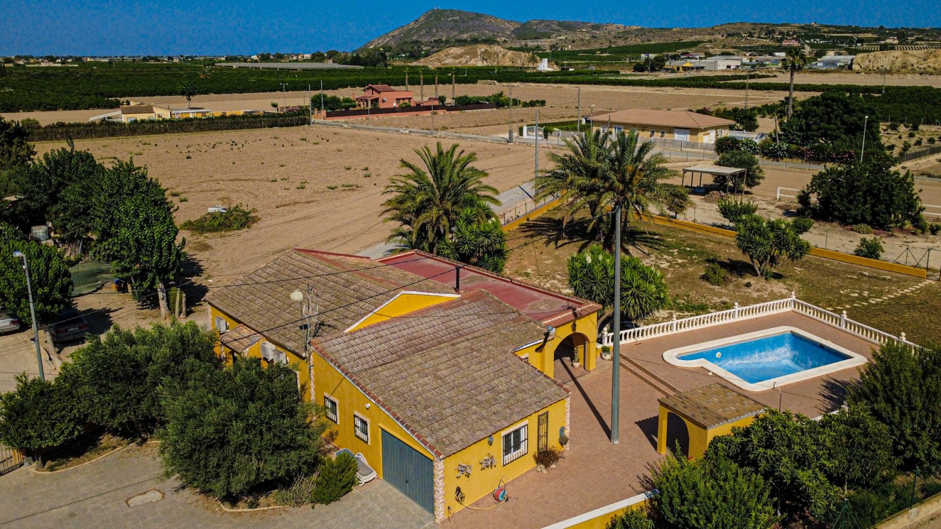 Herverkoop - Finca Landelijk pand -
Orihuela