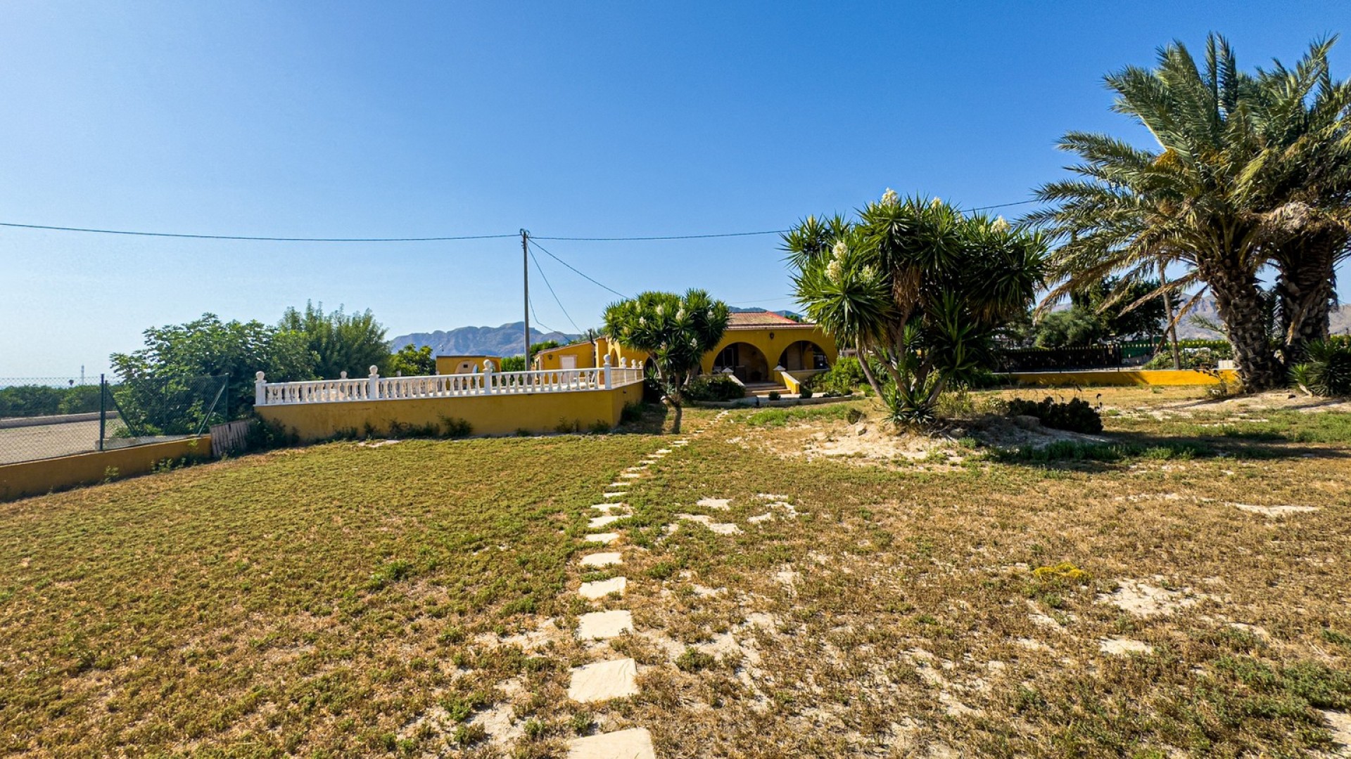Herverkoop - Finca Landelijk pand -
Orihuela