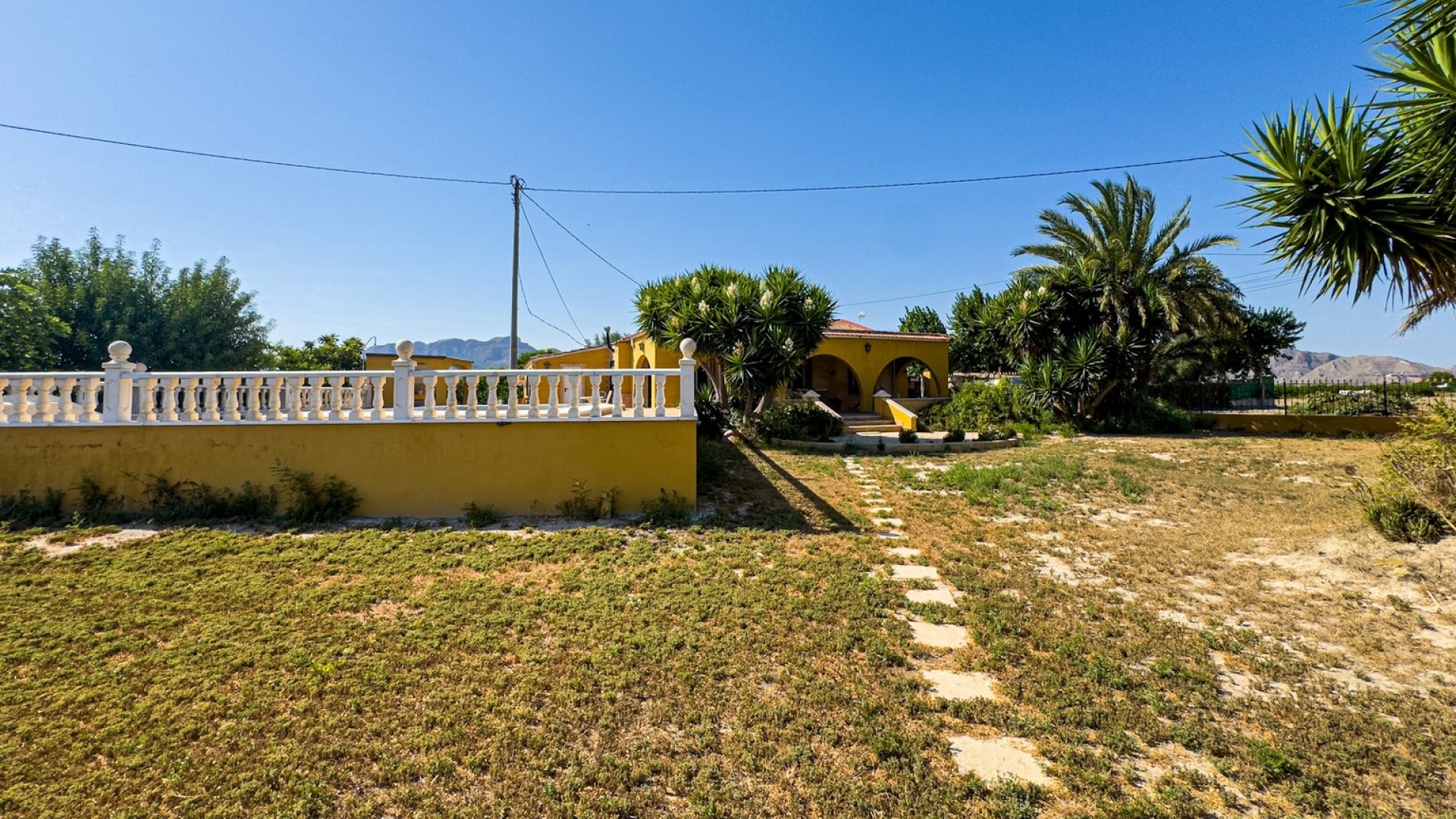 Herverkoop - Finca Landelijk pand -
Orihuela