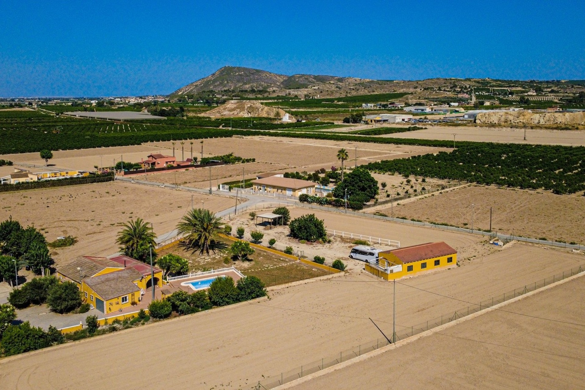 Herverkoop - Finca Landelijk pand -
Orihuela