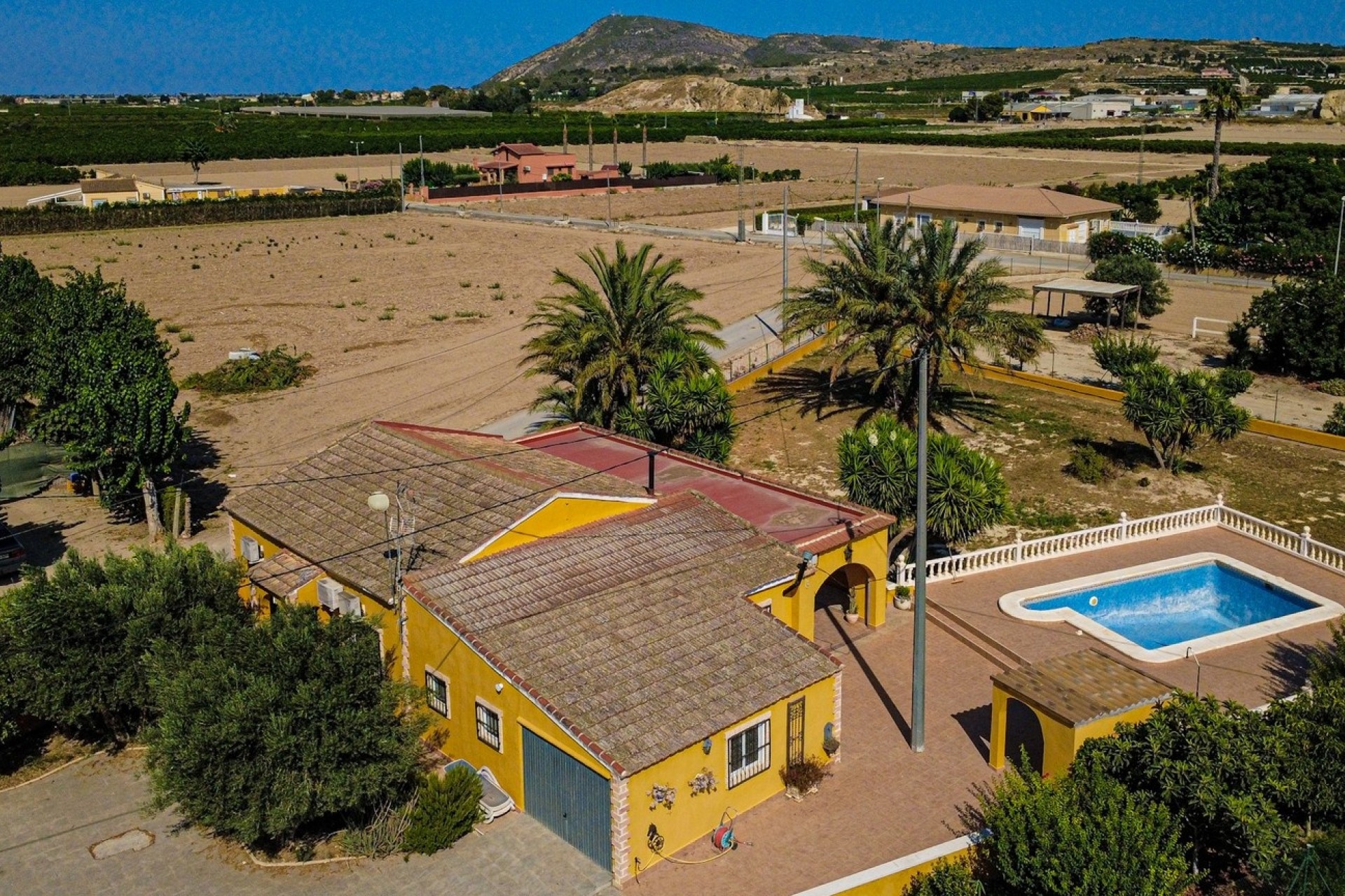 Herverkoop - Finca Landelijk pand -
Orihuela