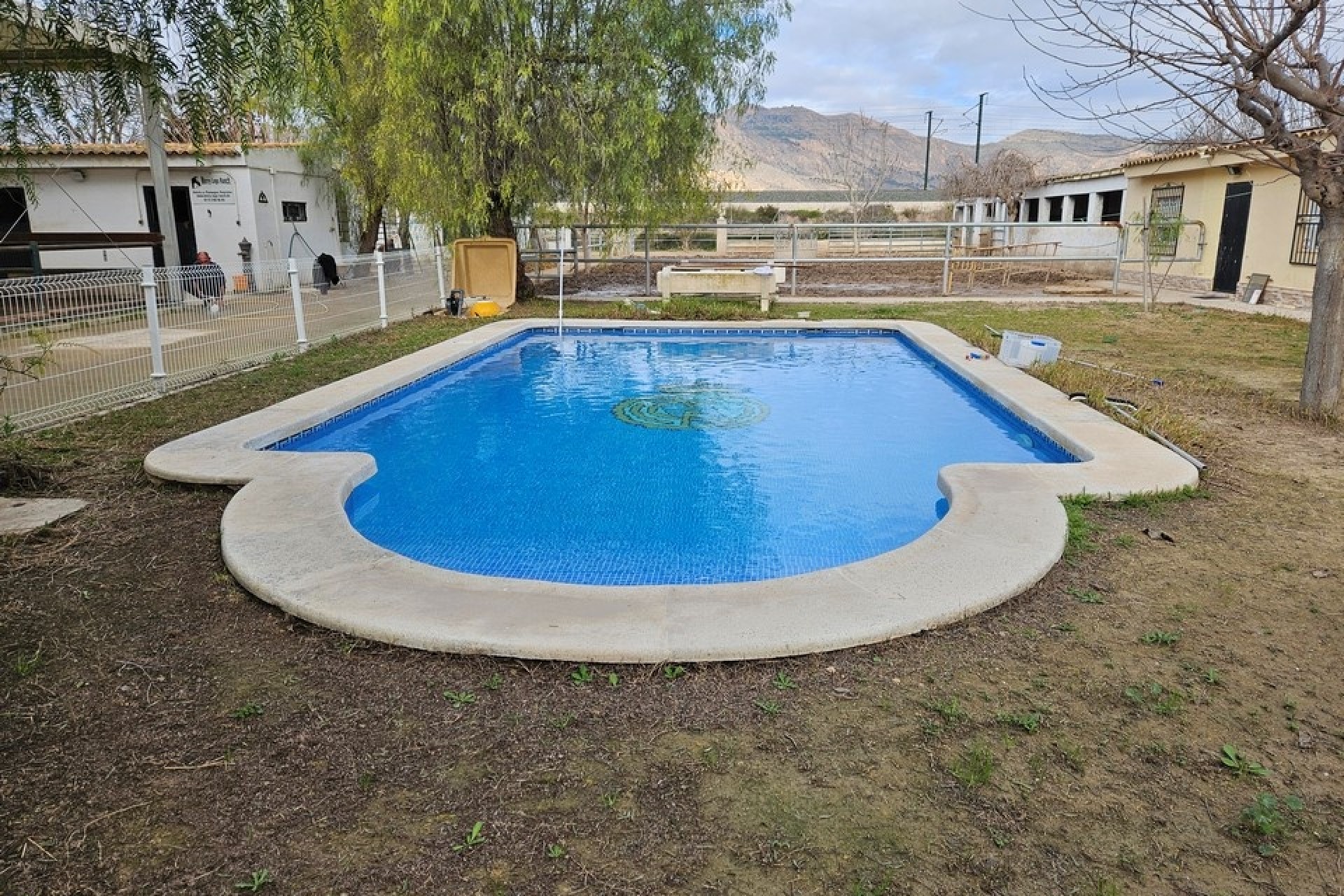 Herverkoop - Finca Landelijk pand -
Orihuela