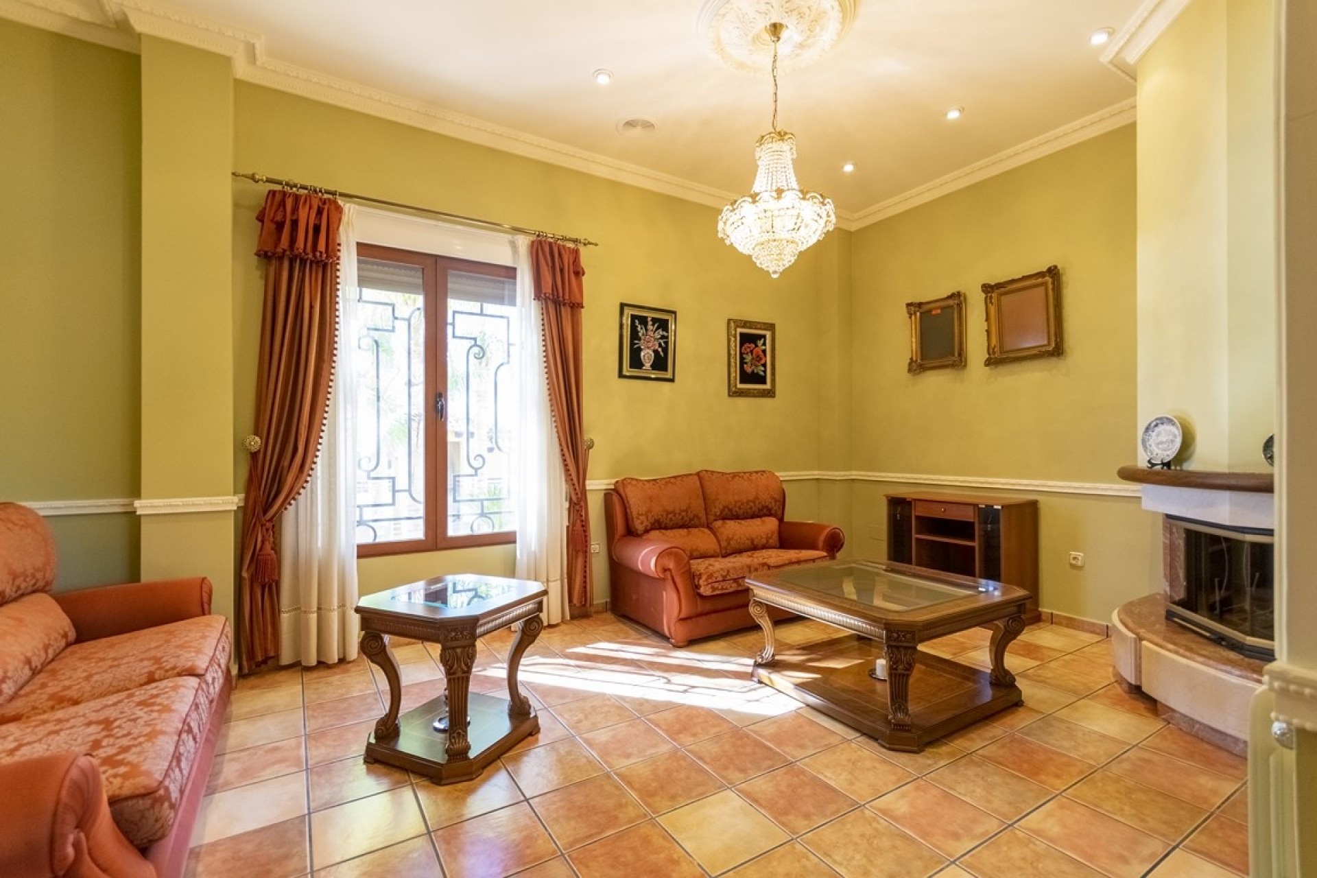 Herverkoop - Finca Landelijk pand -
Orihuela