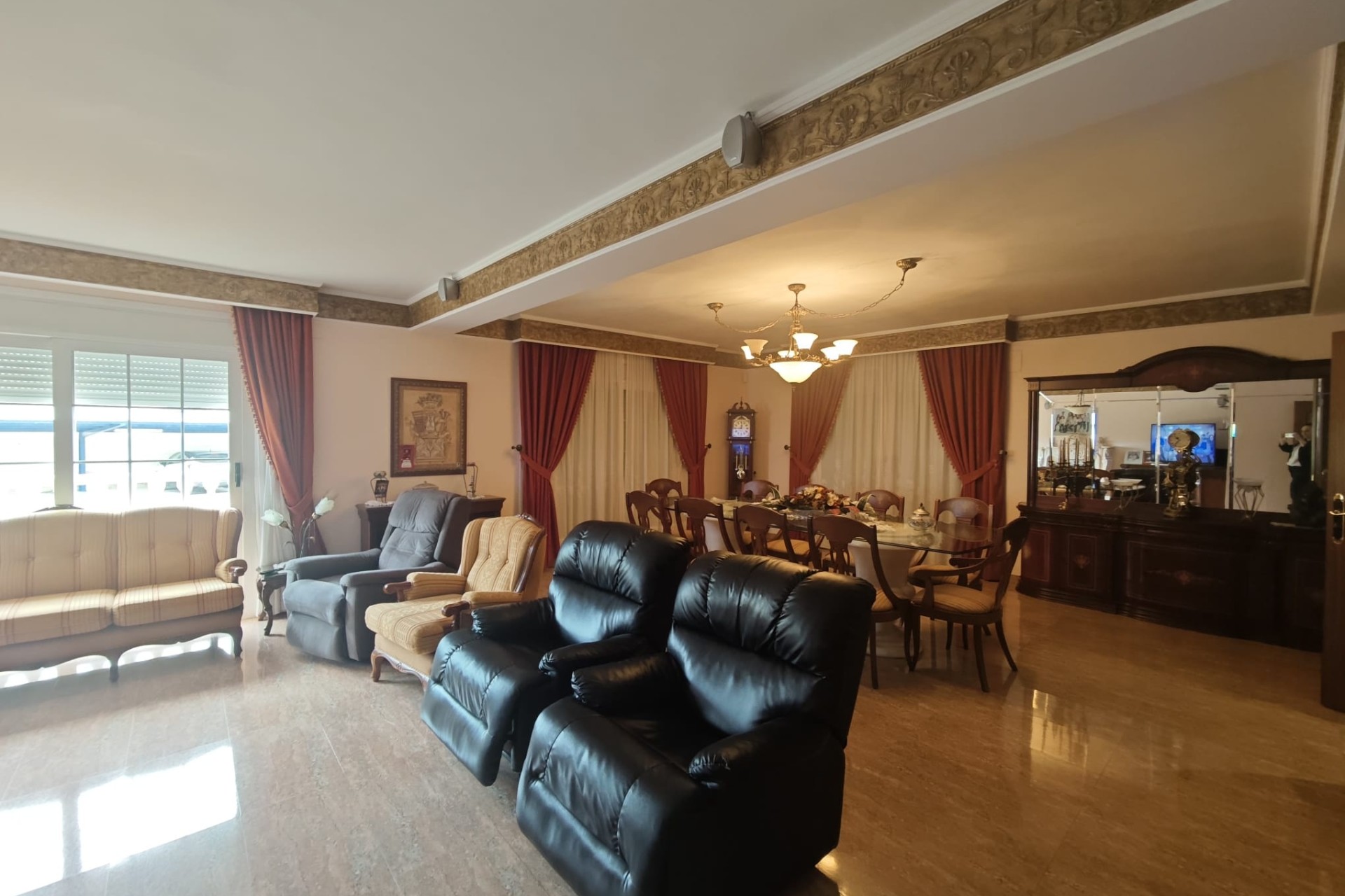 Herverkoop - Finca Landelijk pand -
Orihuela