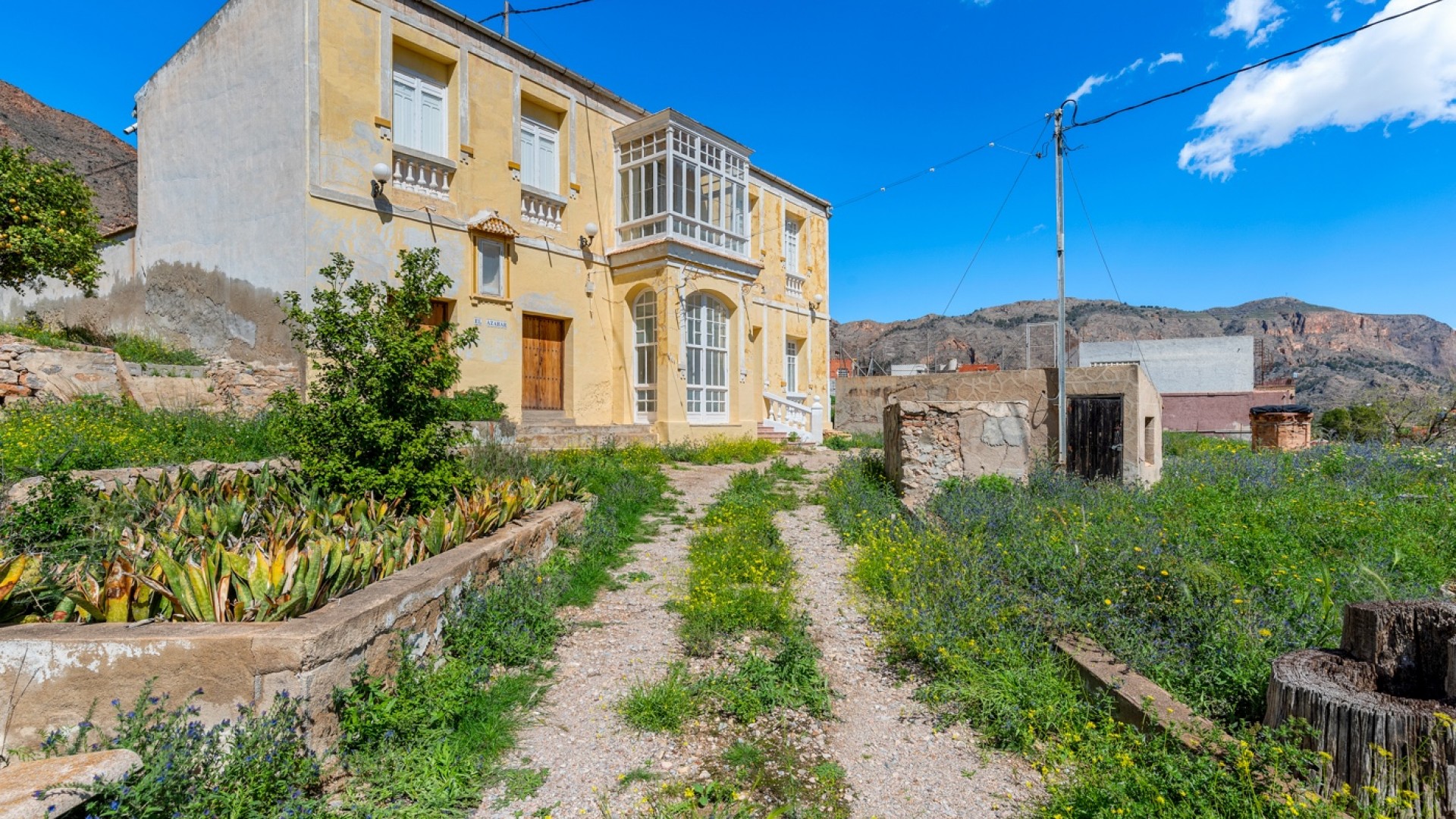 Herverkoop - Finca Landelijk pand -
Orihuela